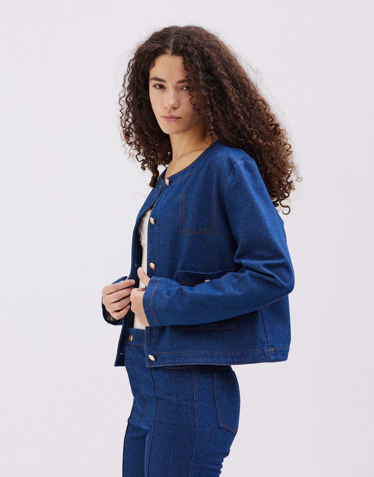 Denim jacket with pockets