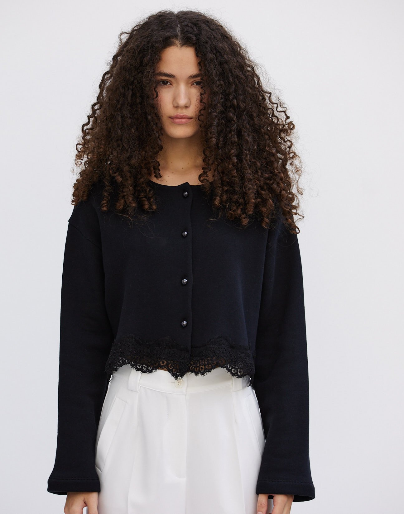 Sweatshirt cardigan with lace