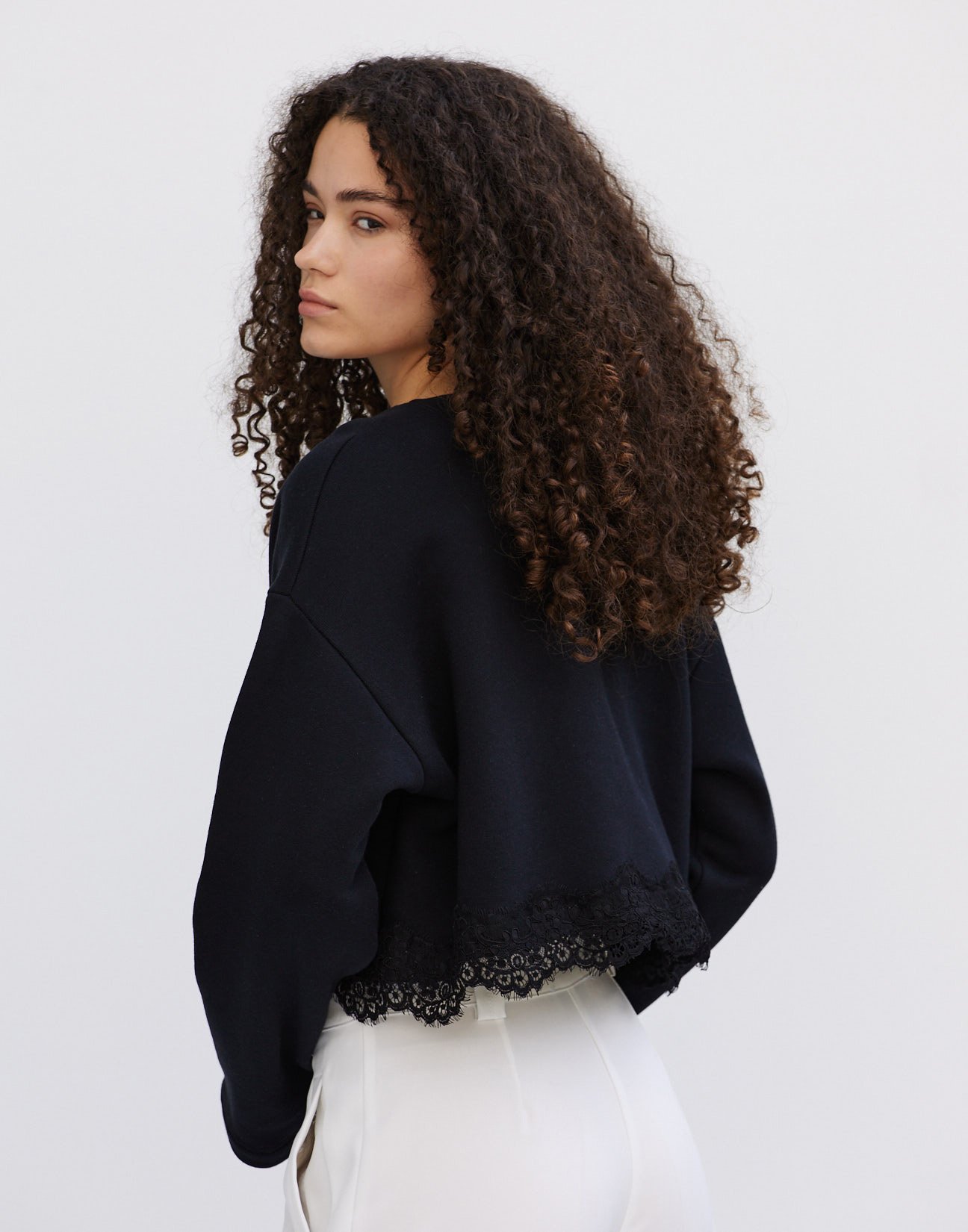 Sweatshirt cardigan with lace