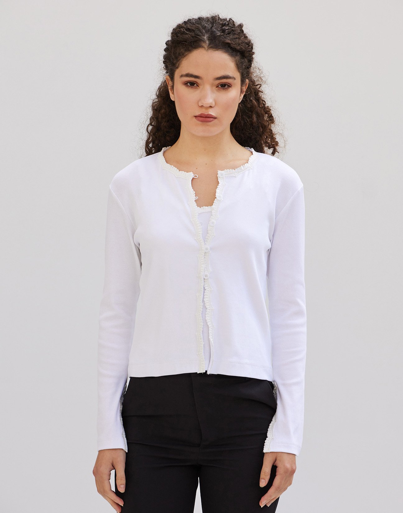 Ribbed cardigan with lace
