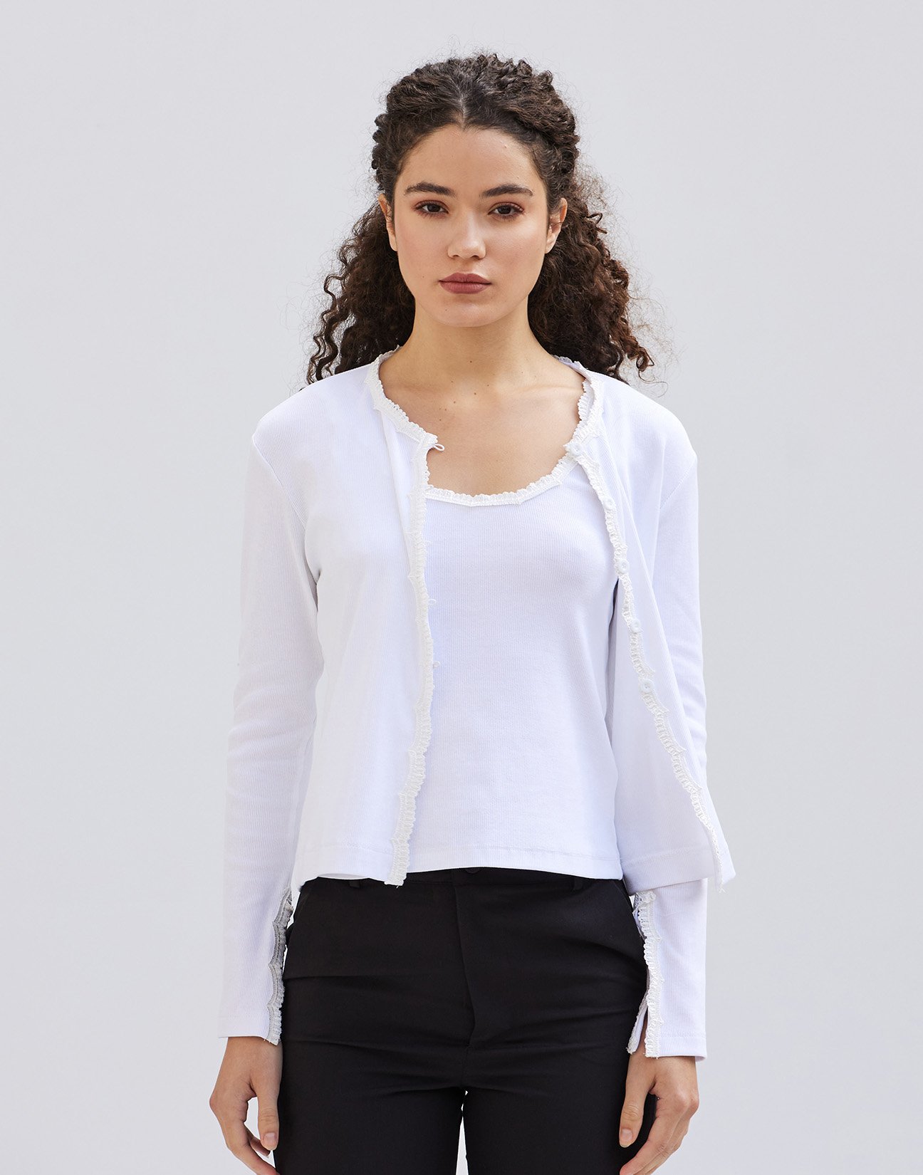 Ribbed cardigan with lace