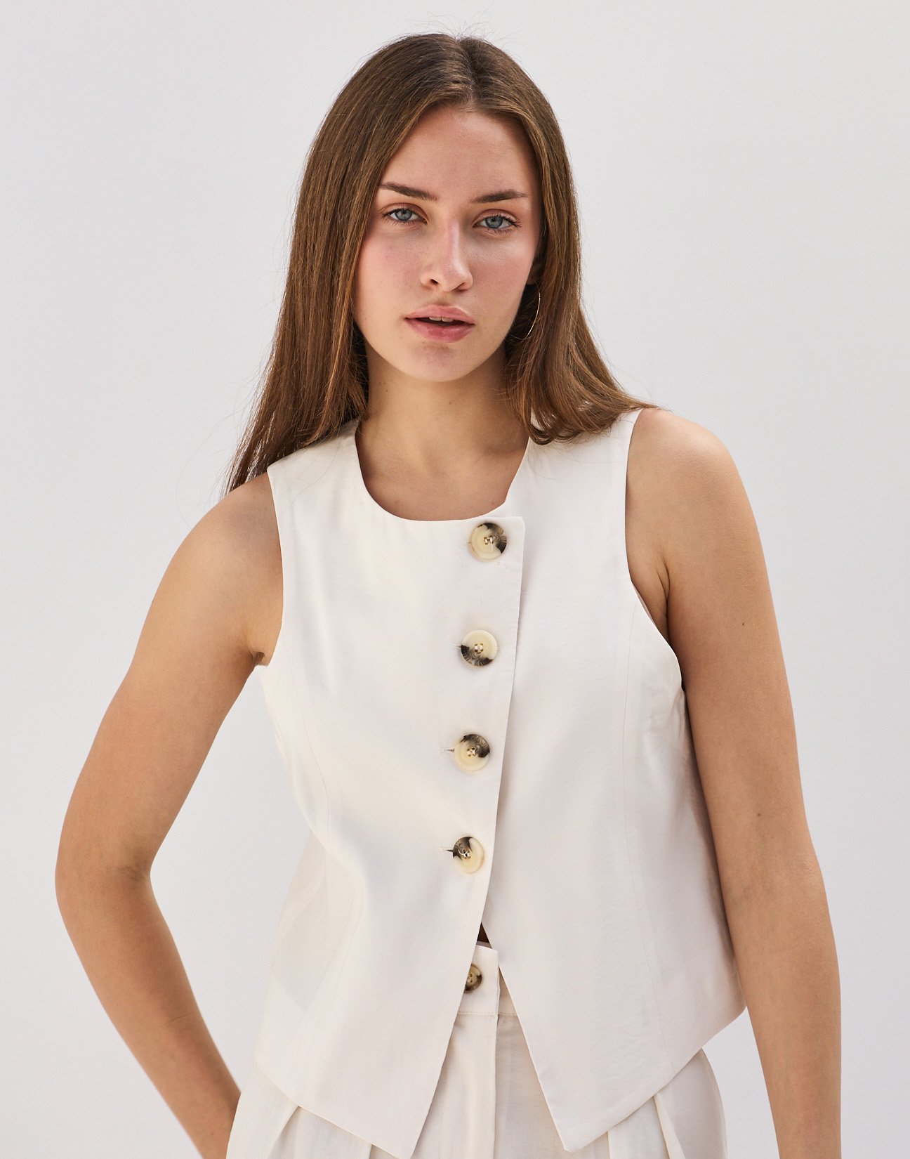 Sleeveless waistcoat