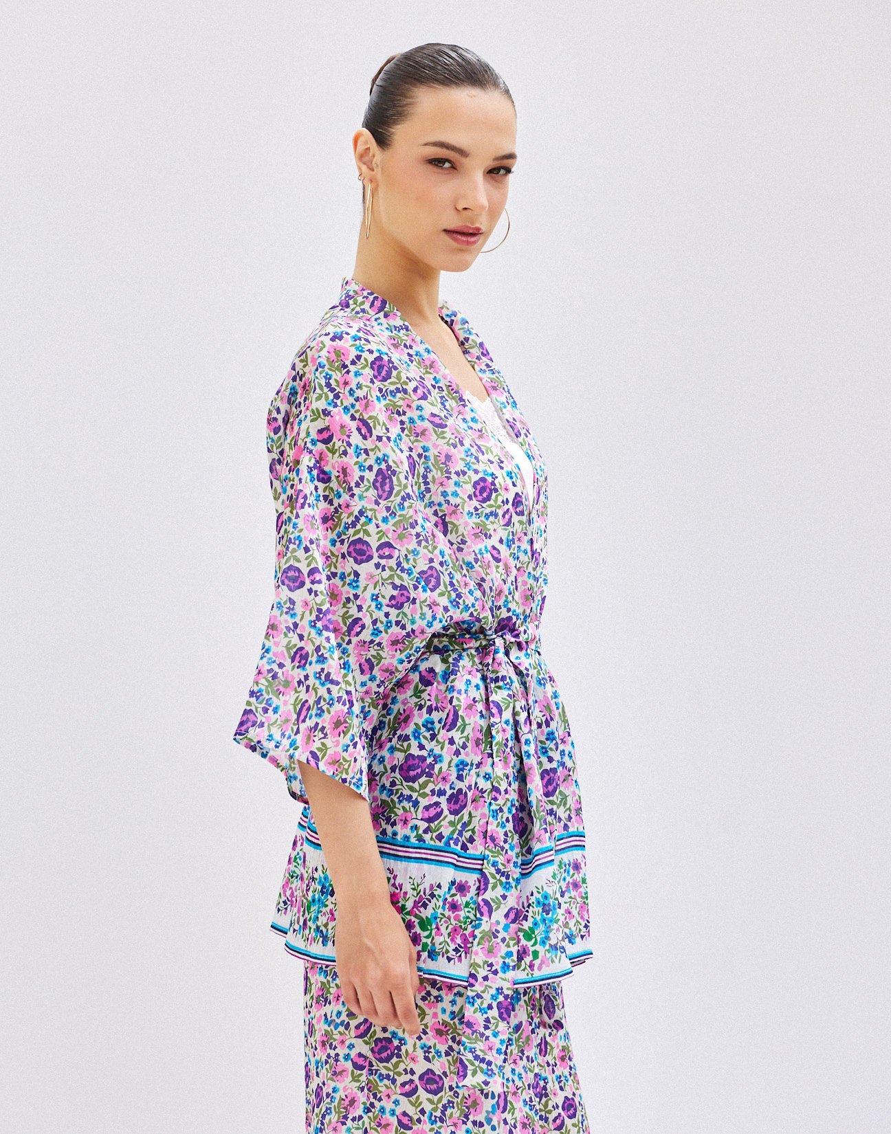 Printed kimono with belt