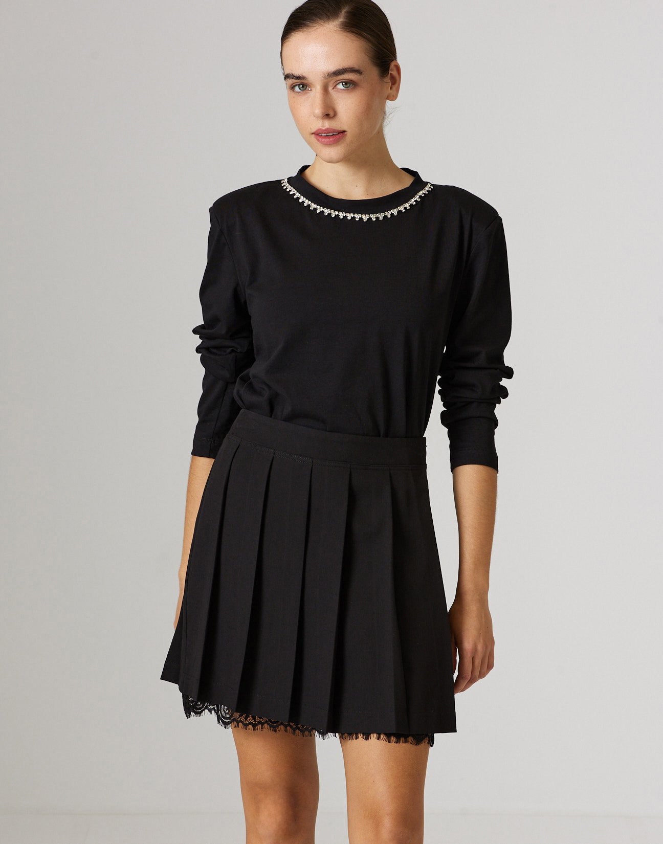 Mini skirt with lace
