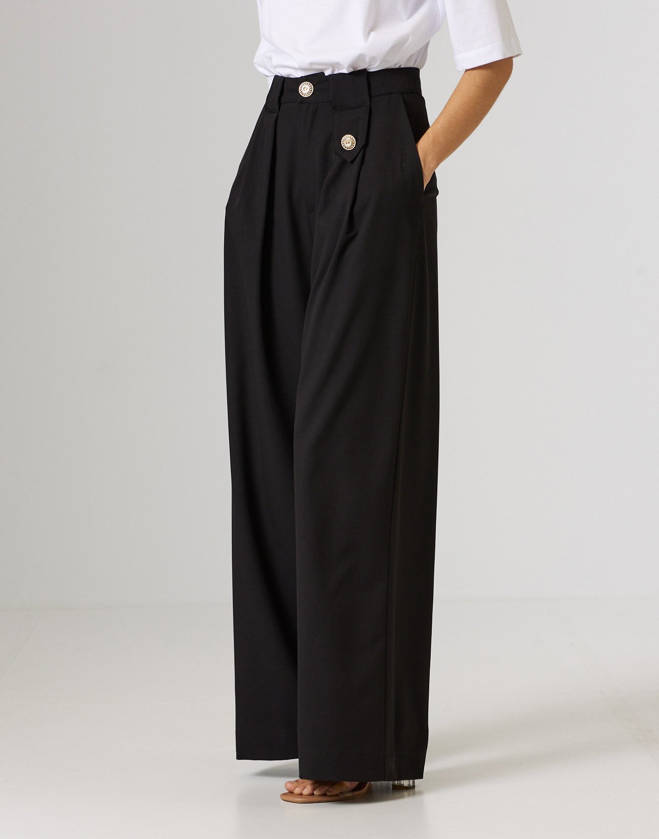 Trousers with belt loops