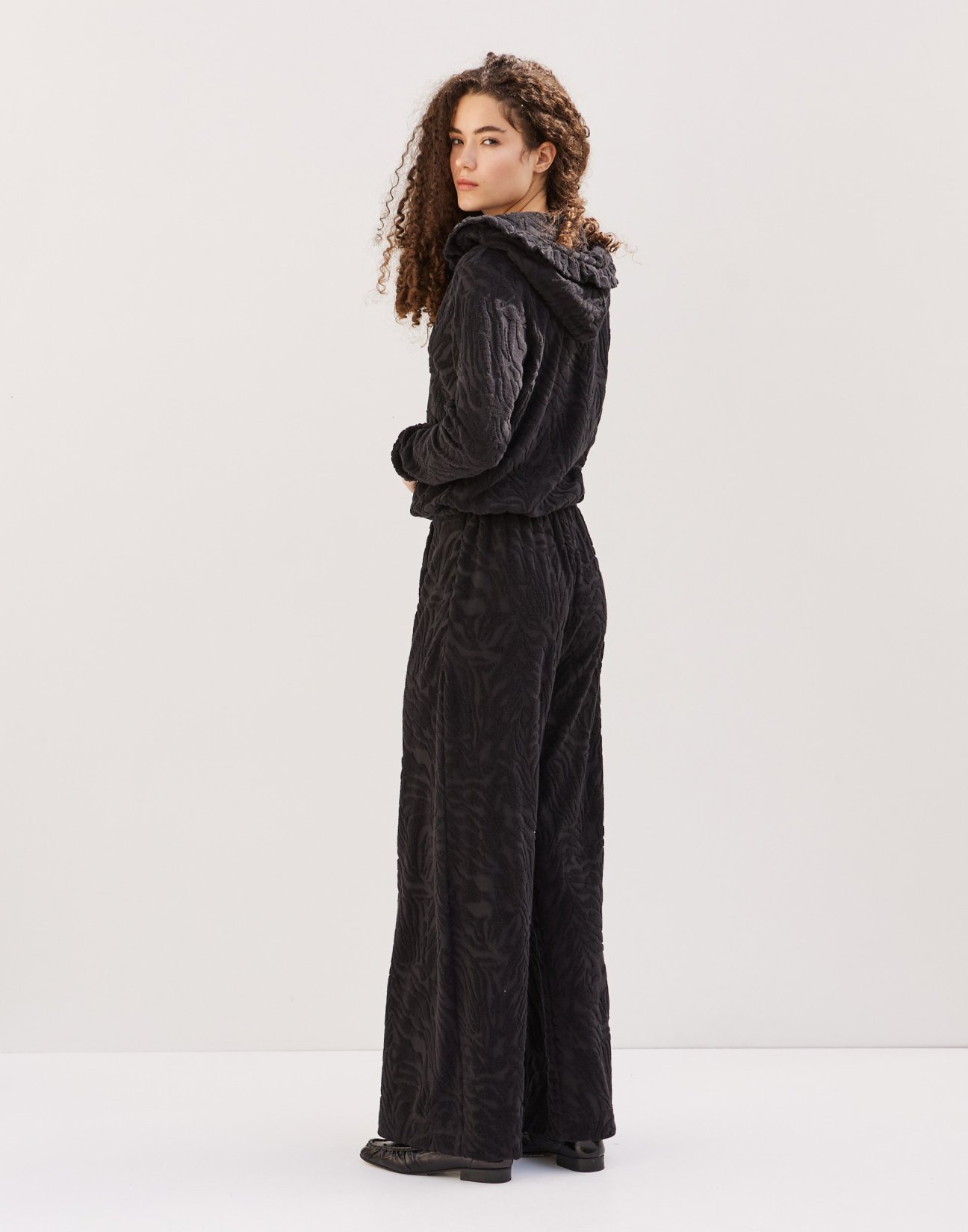 Εmbossed patterns towel trousers
