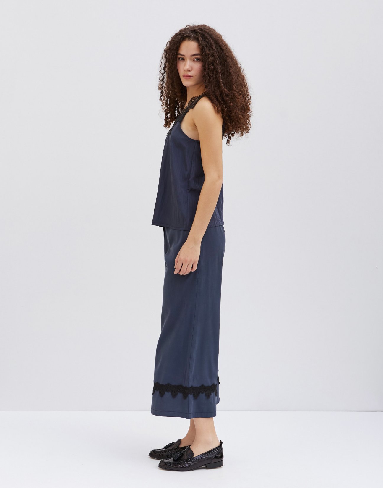 Culotte trousers with lace