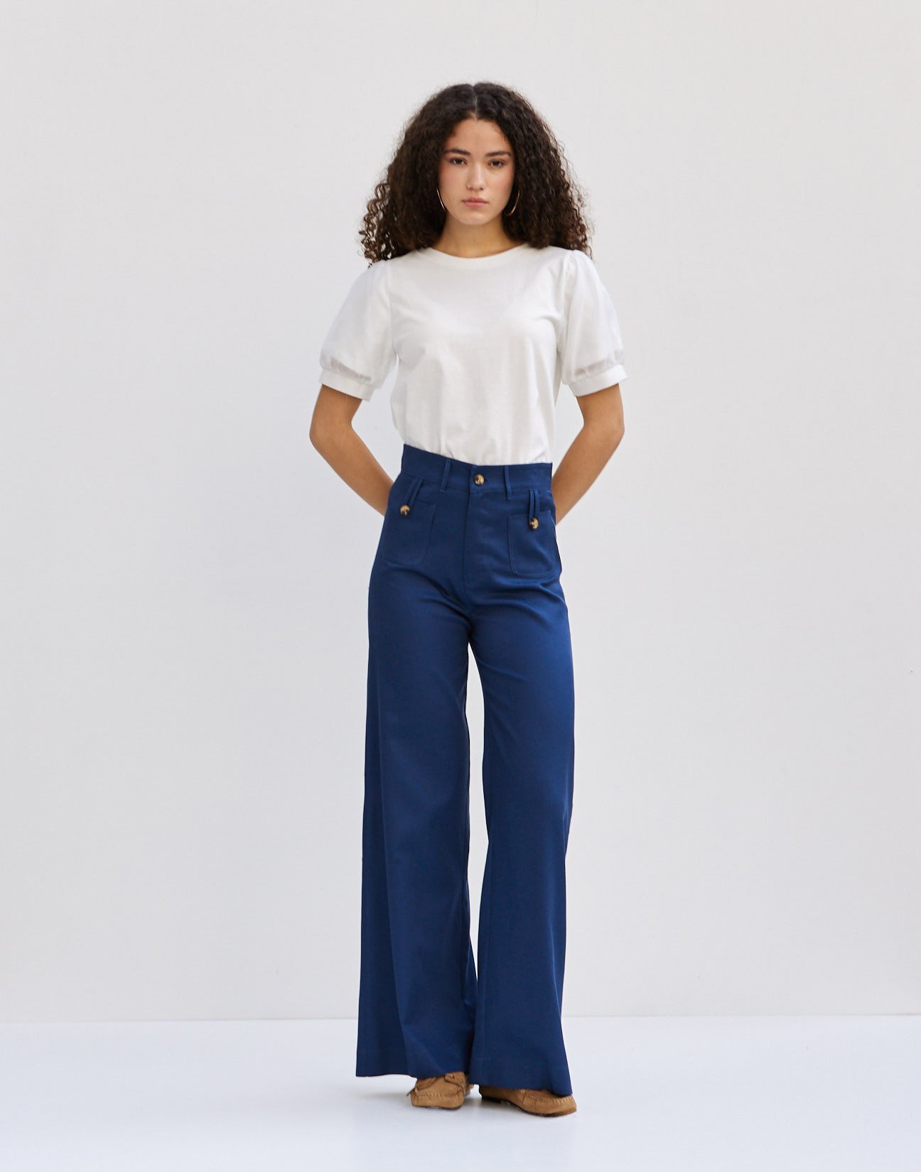 Trousers with pockets
