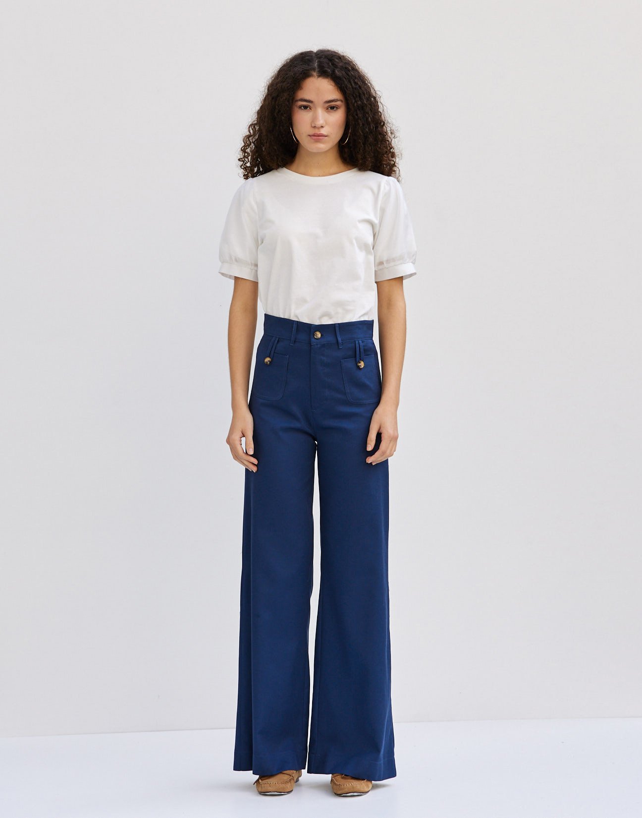 Trousers with pockets