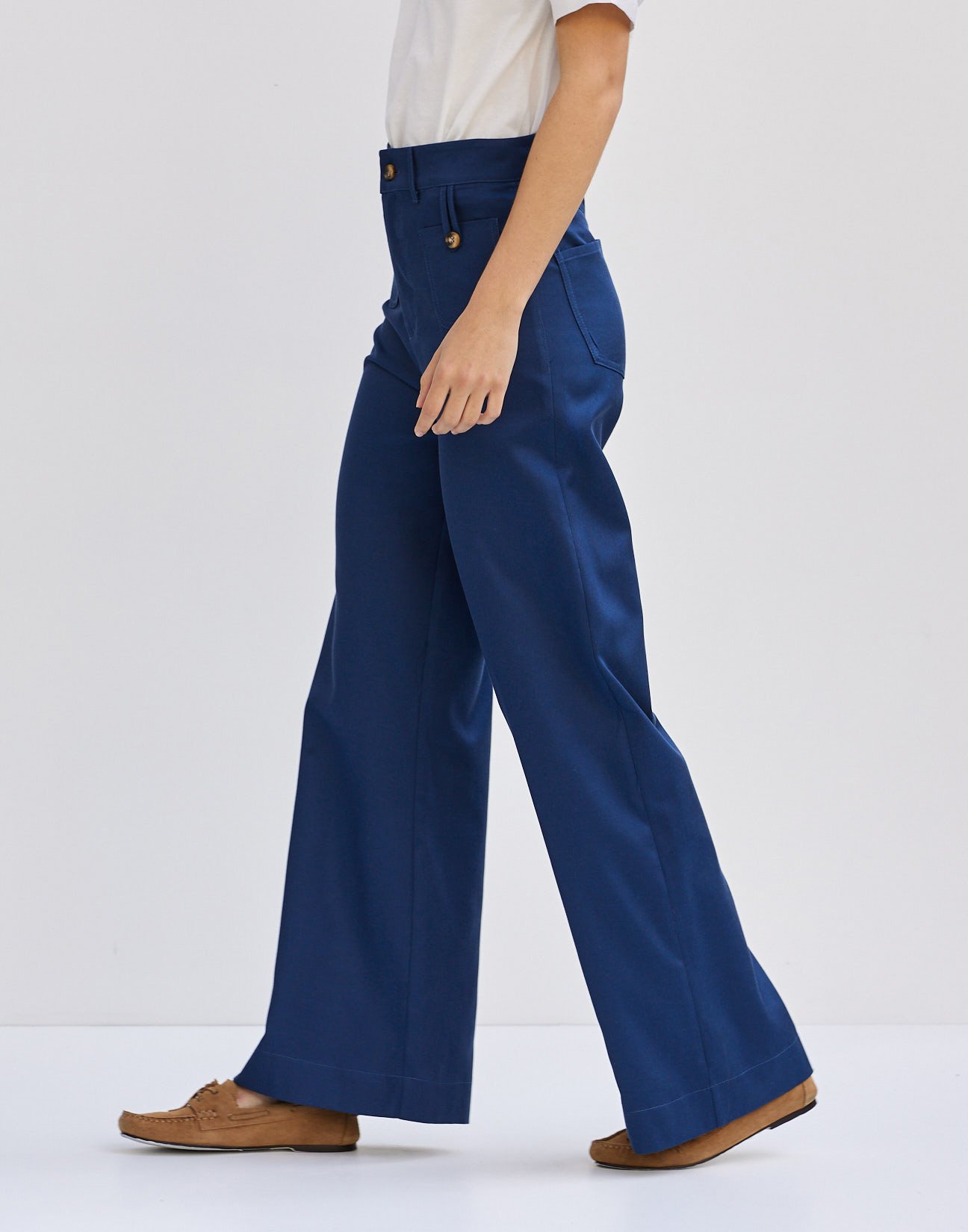 Trousers with pockets