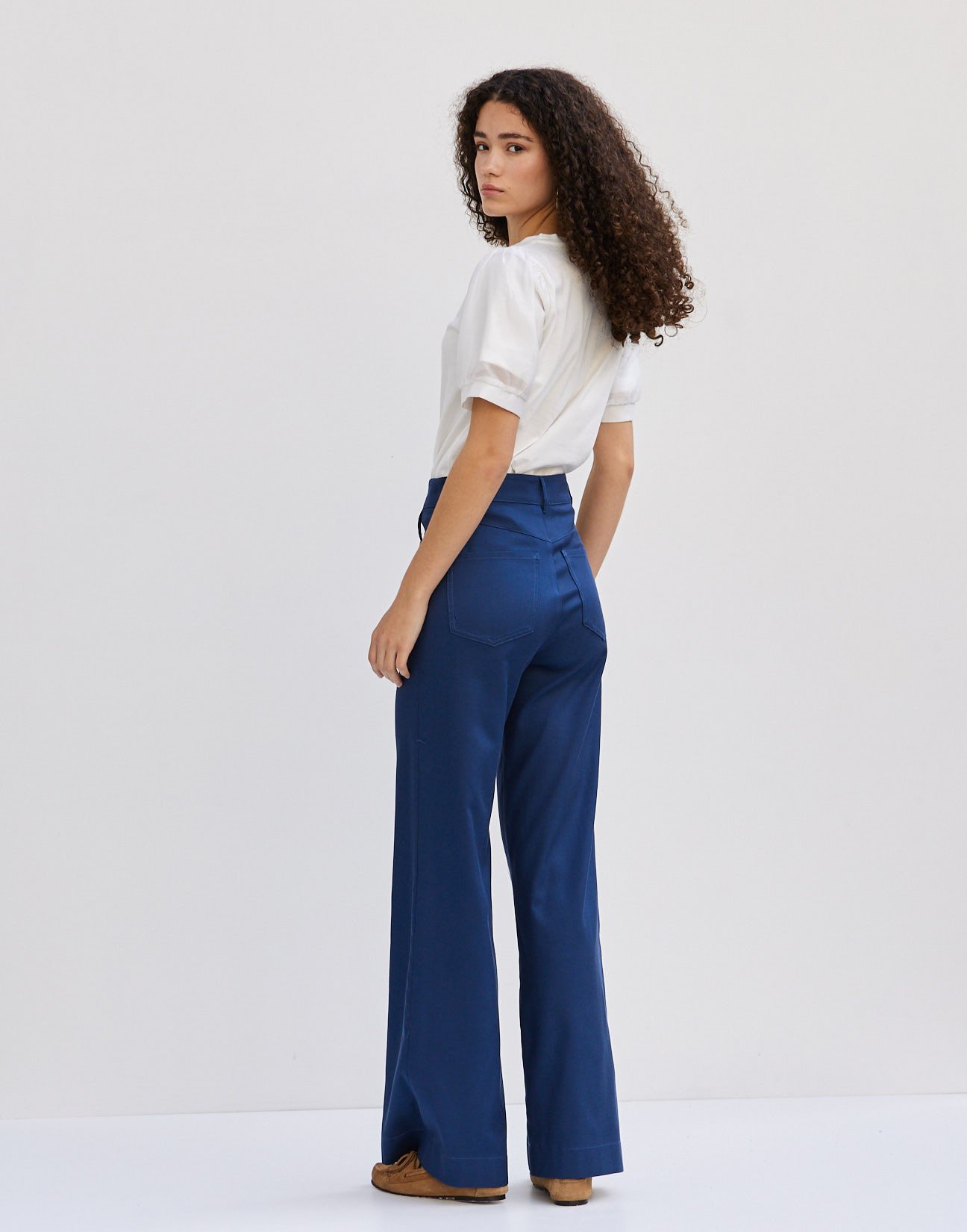 Trousers with pockets