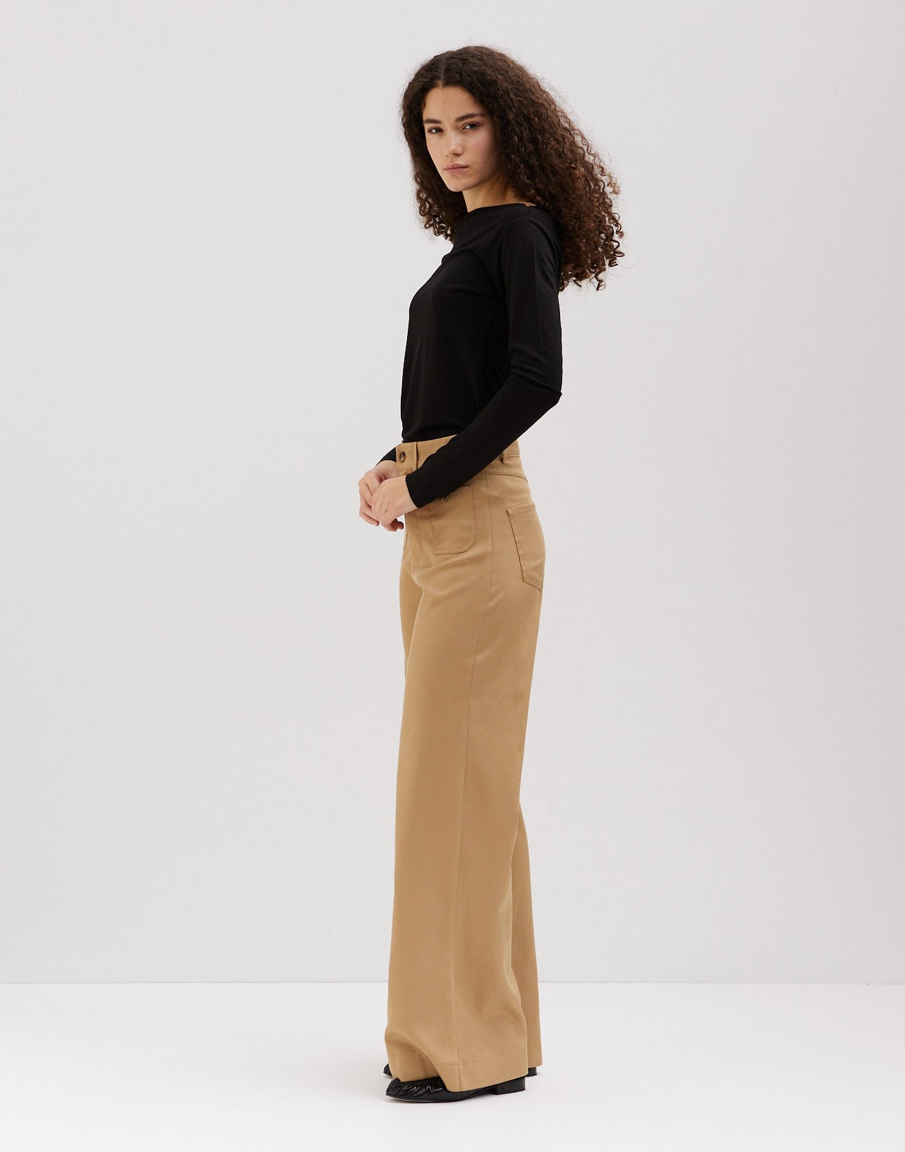 Trousers with pockets