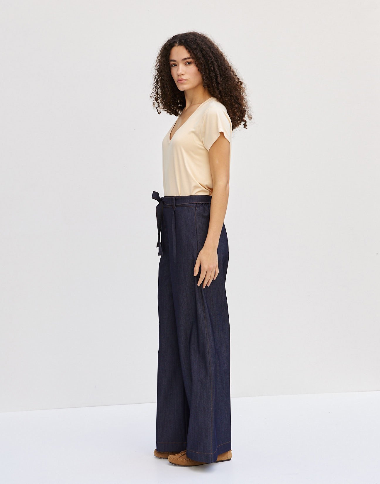 Denim trousers with belt