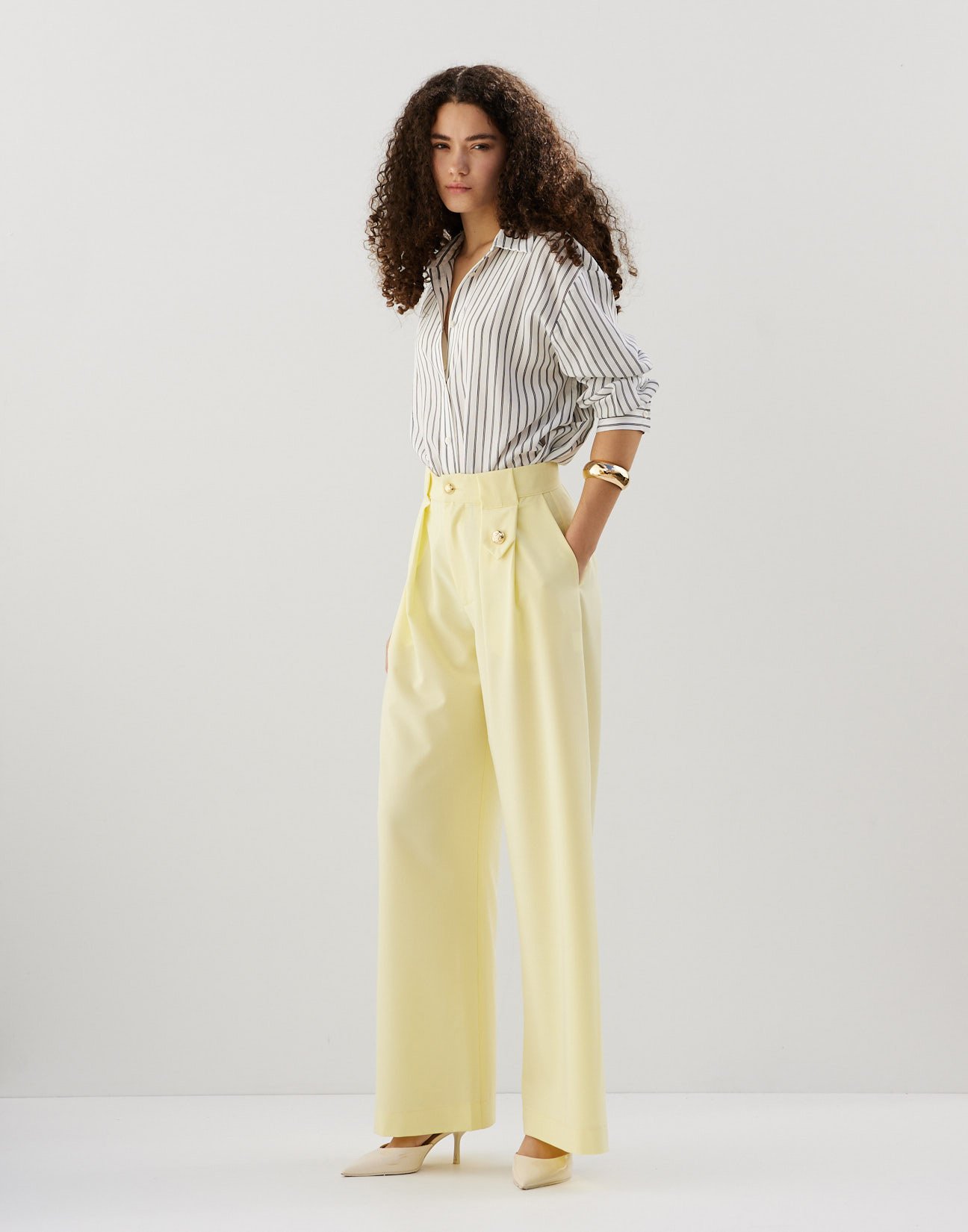 Trousers with belt loops