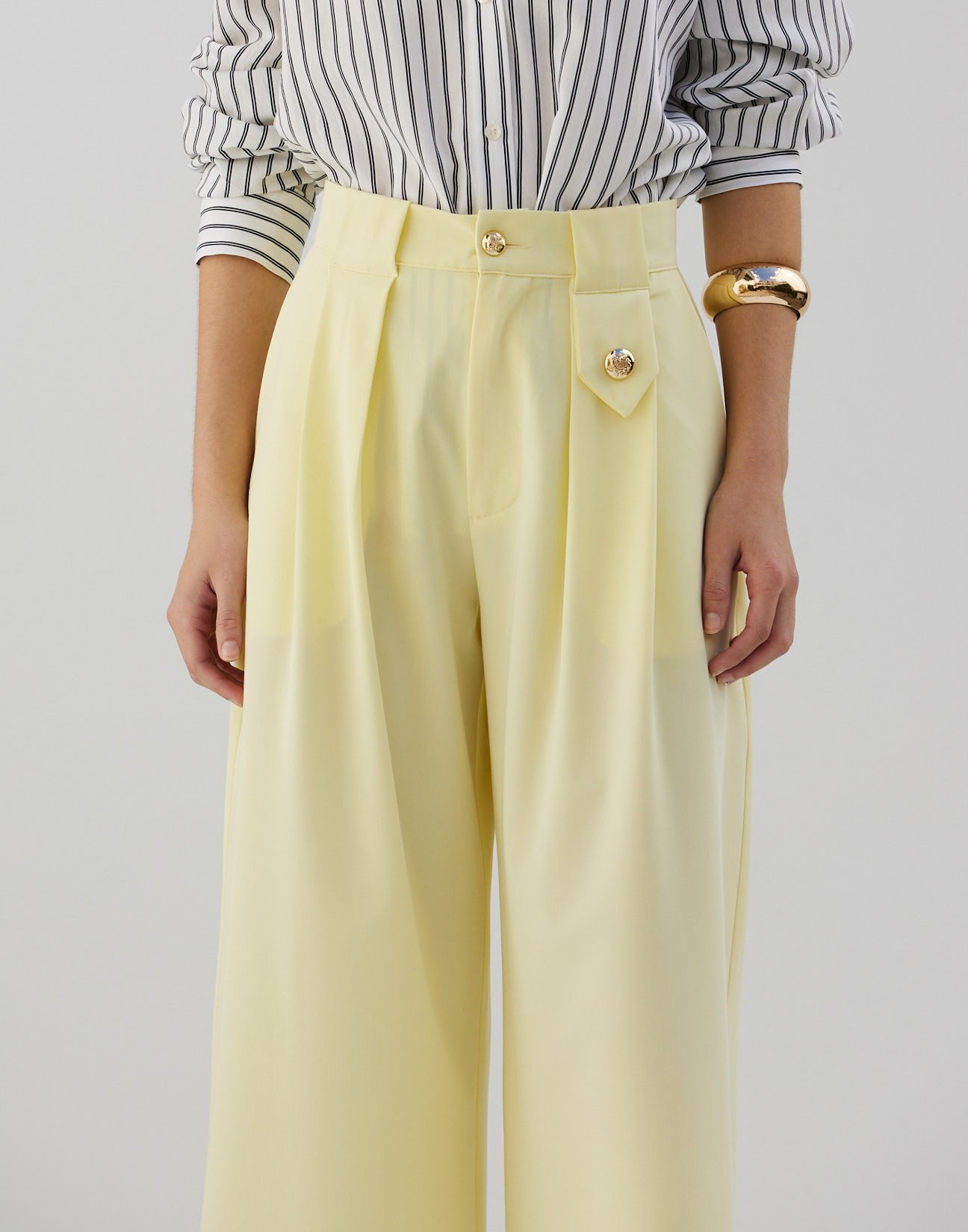 Trousers with belt loops