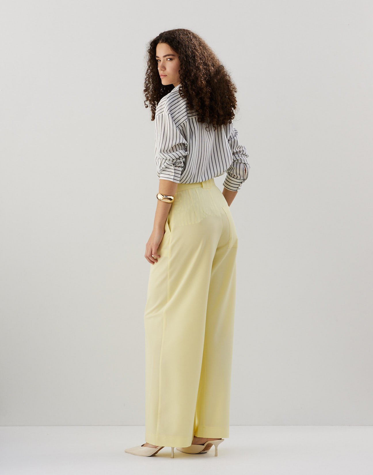 Trousers with belt loops