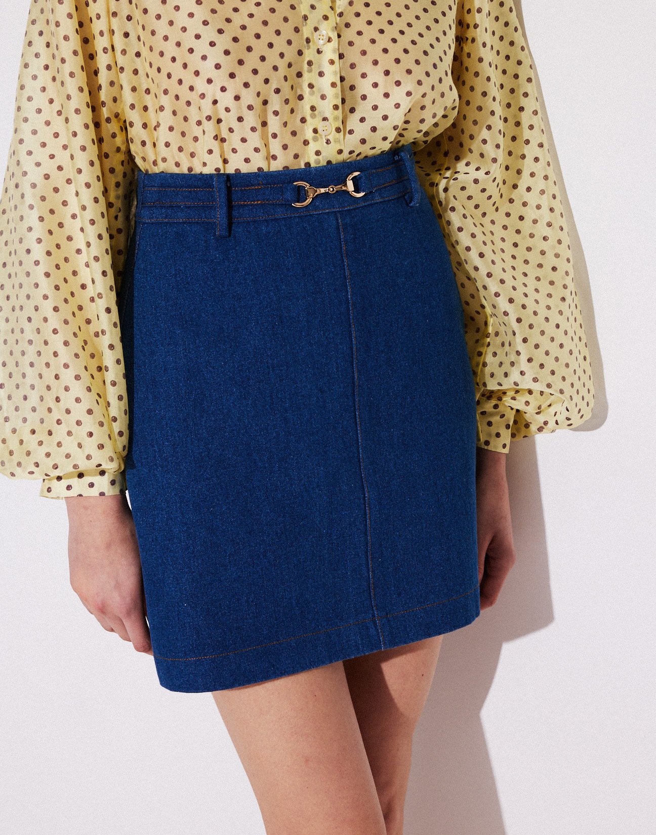 Denim skirt with buckle
