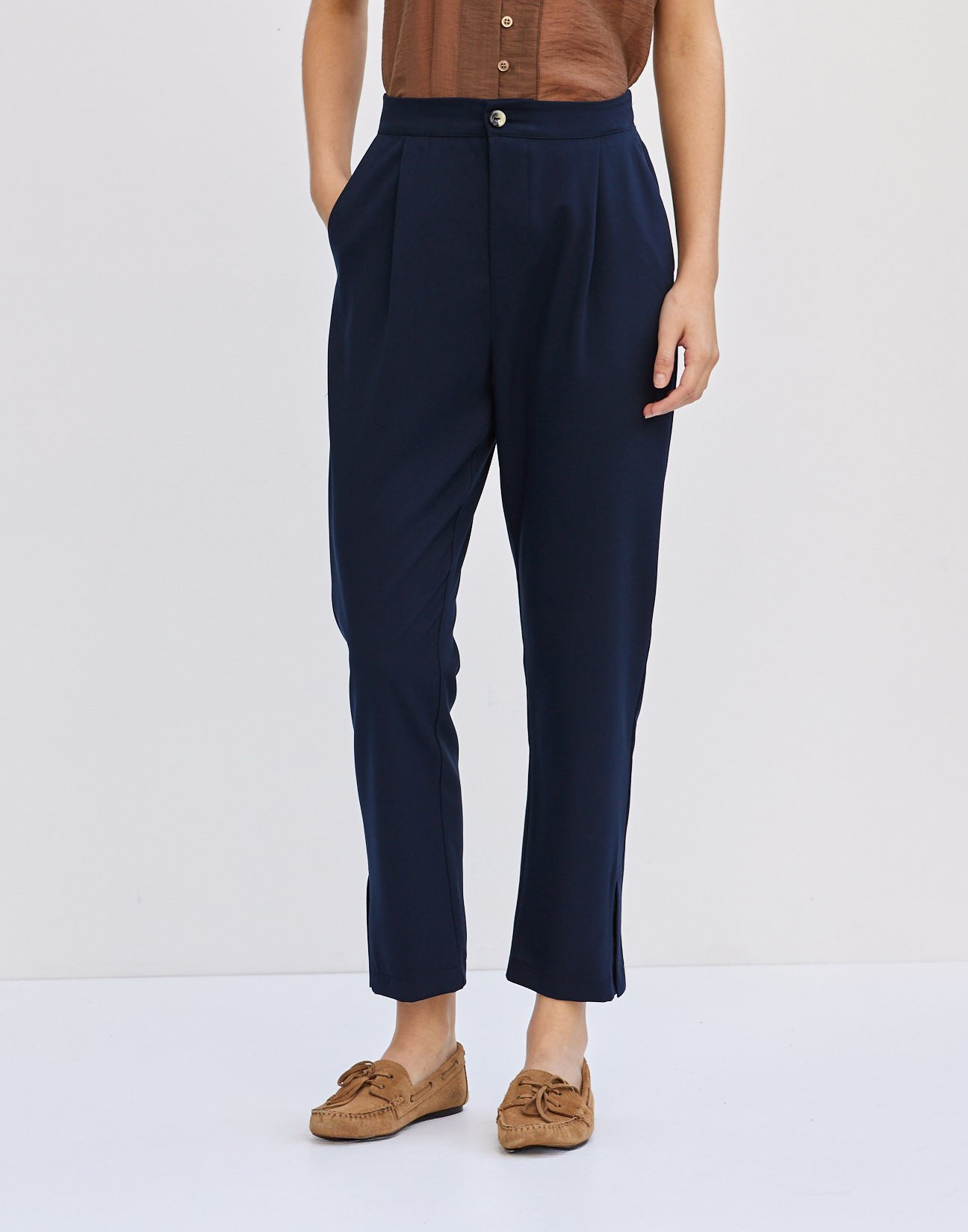 Trousers with slits