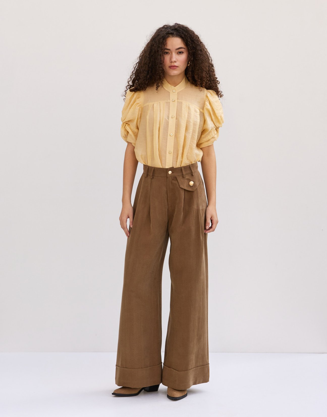Trousers with belt loops