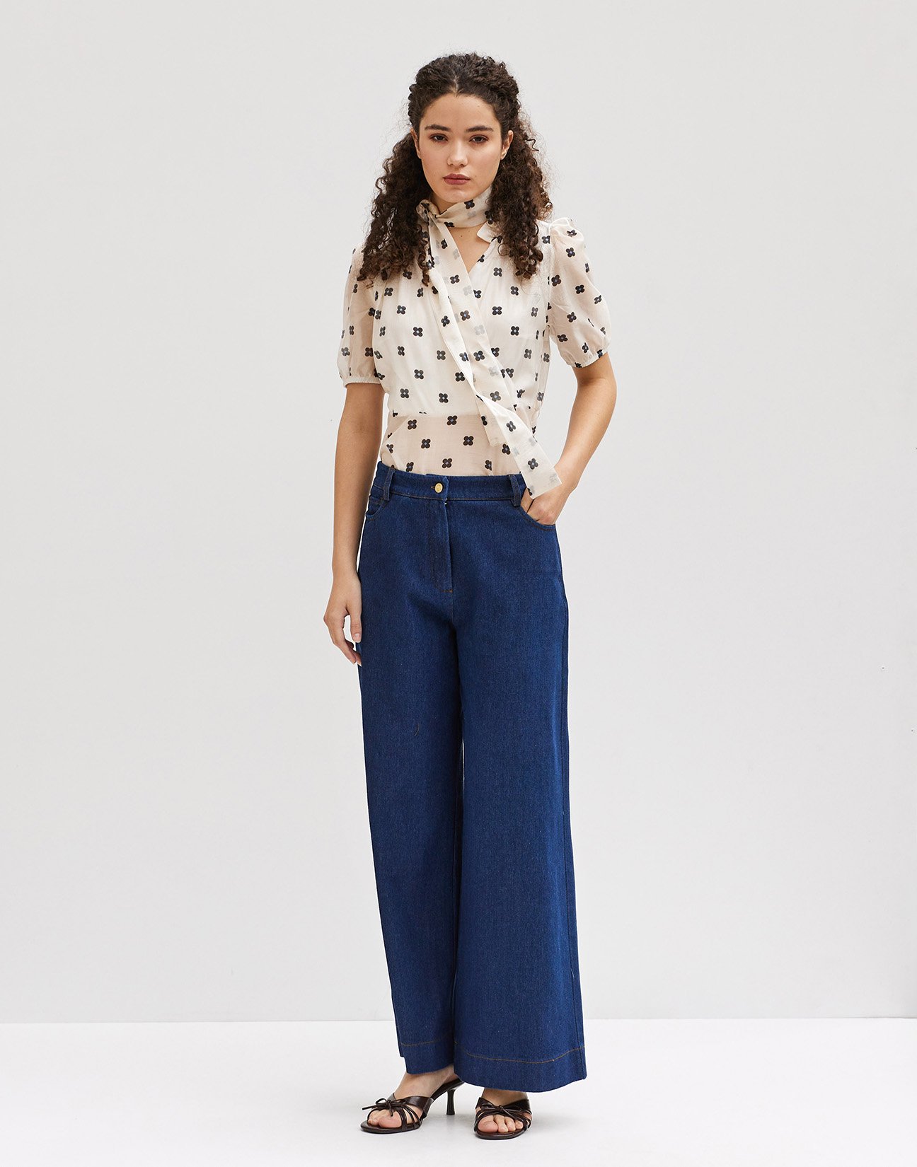 Jeans with elastic waist