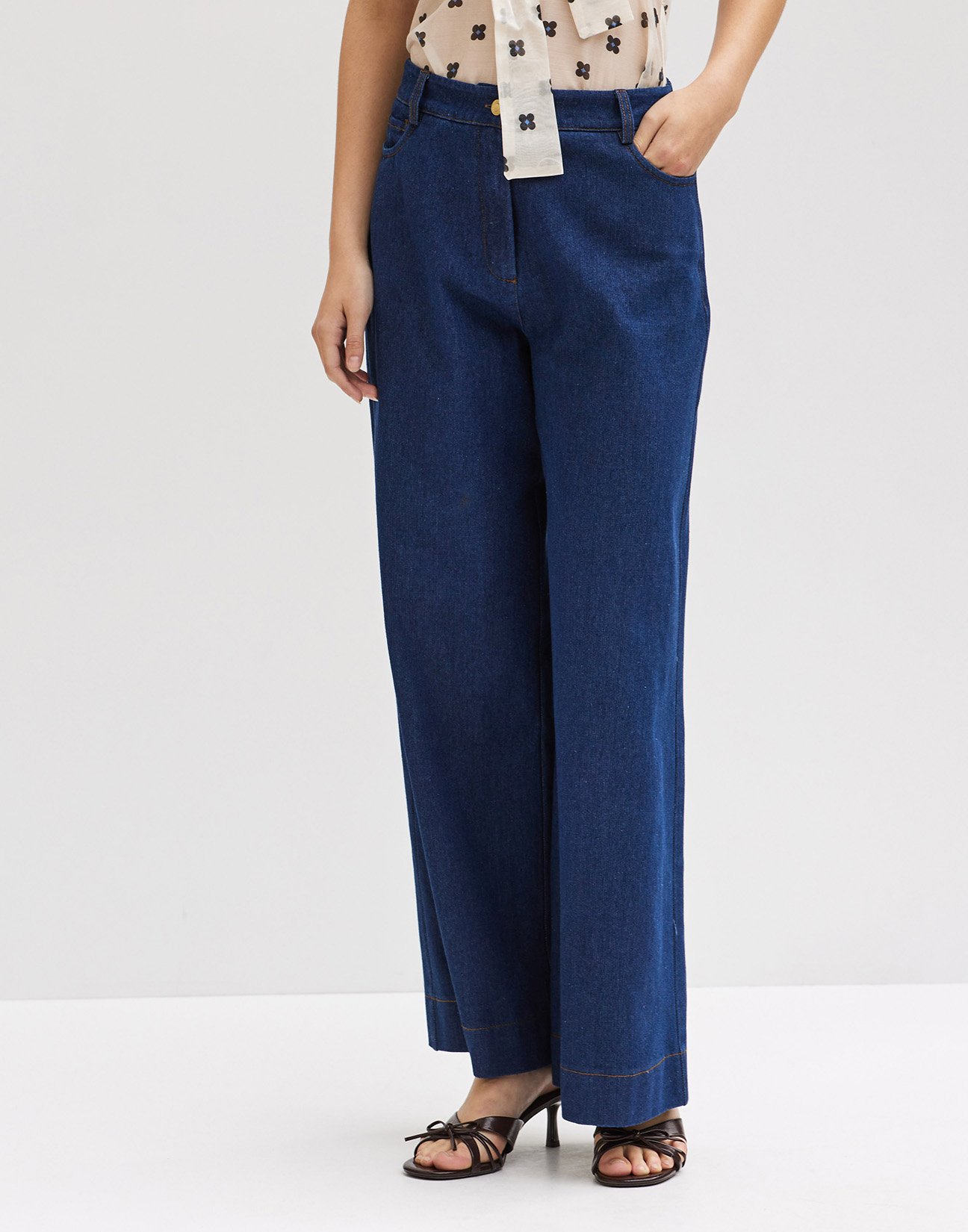 Jeans with elastic waist