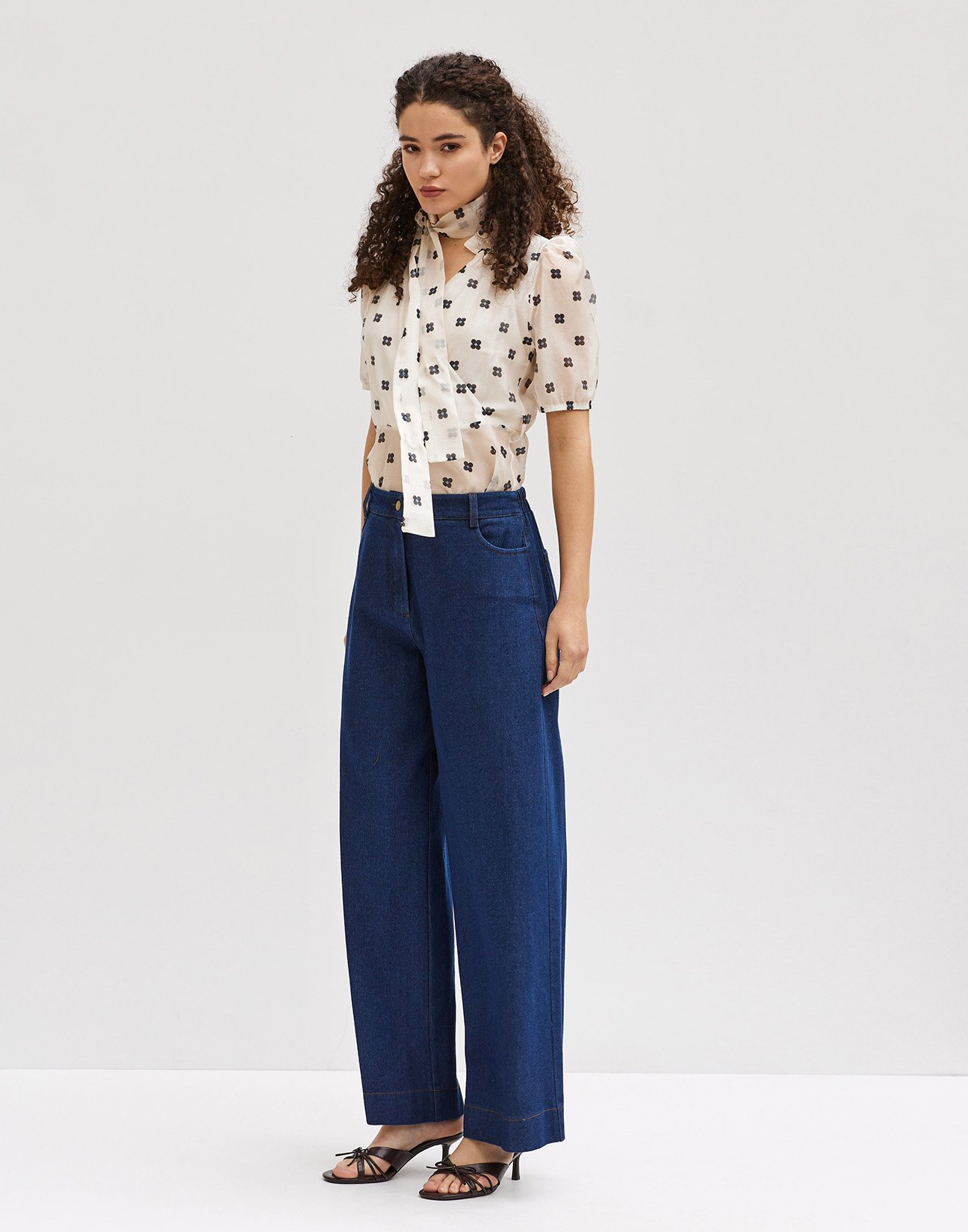 Jeans with elastic waist