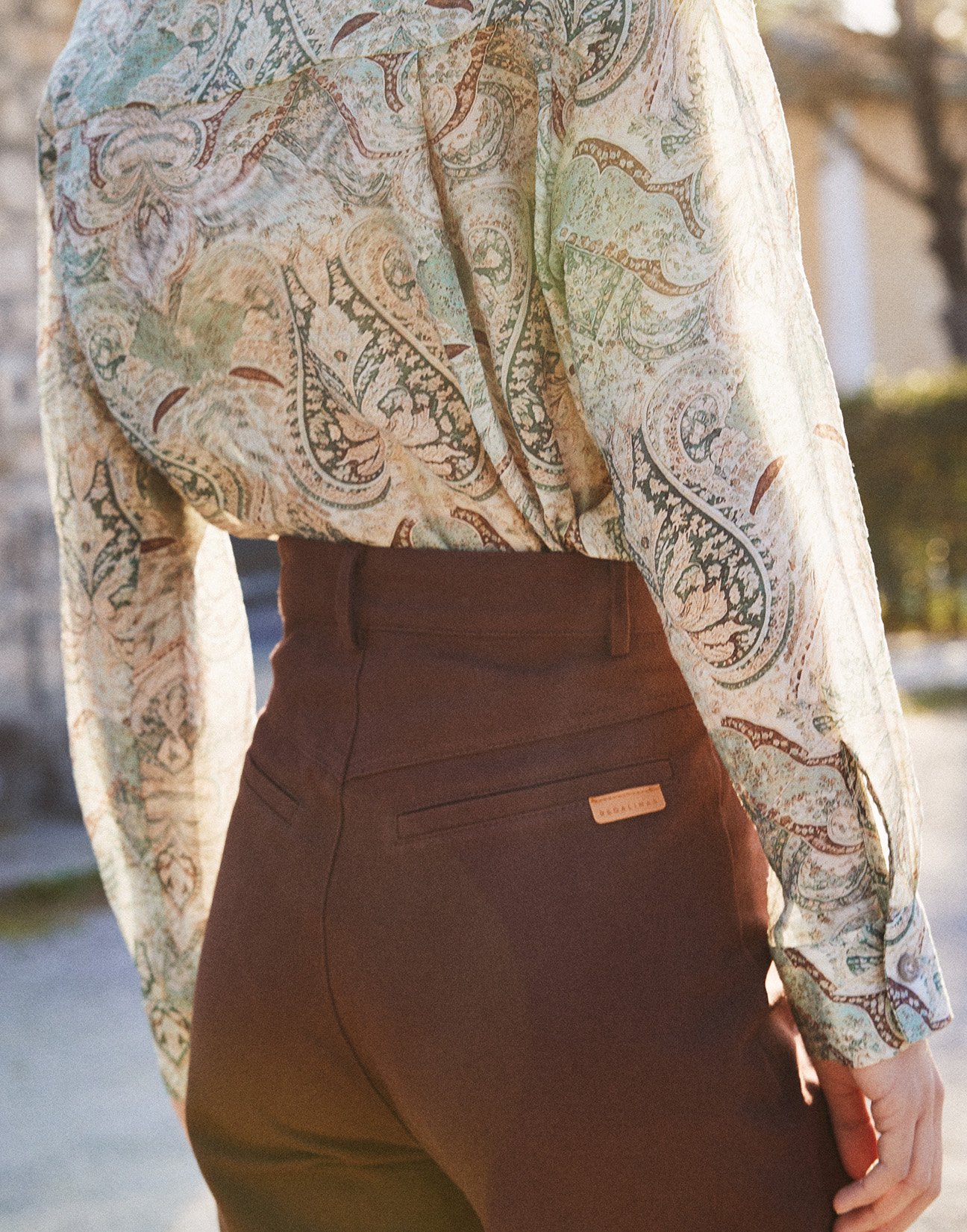 Jeans with contrast topstitching