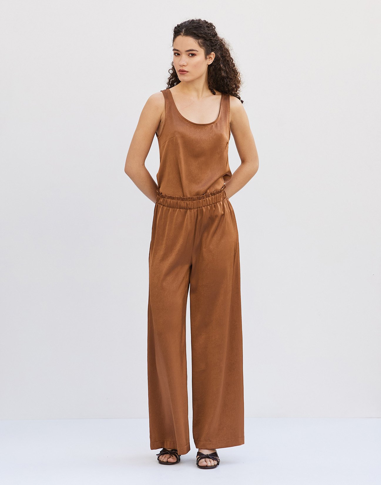 Satin trousers with elastic wasit