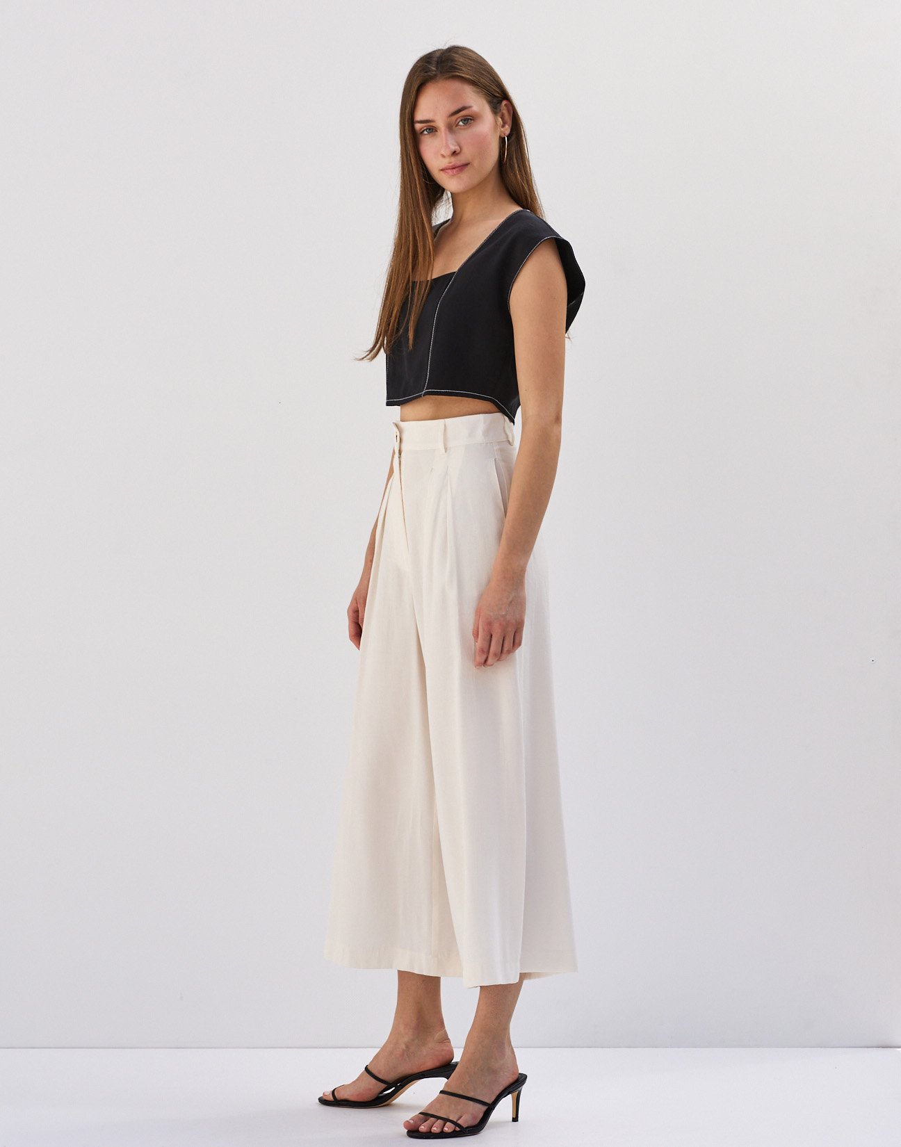 Παντελόνι culotte με πιέτες