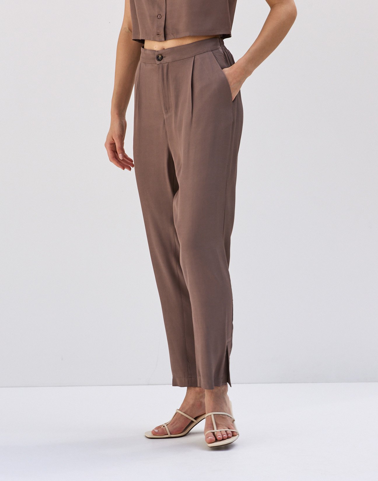 Trousers with slits