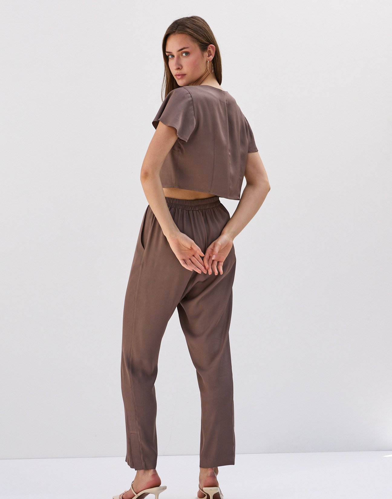 Trousers with slits