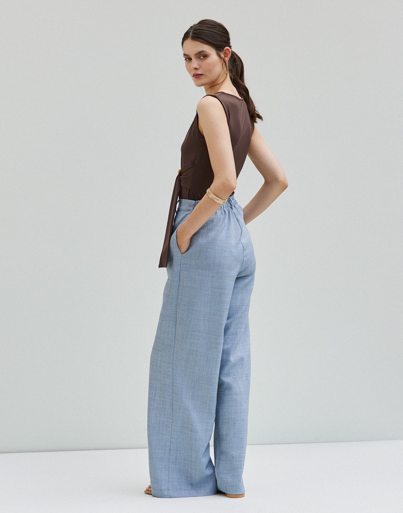 Trousers with elastic waist