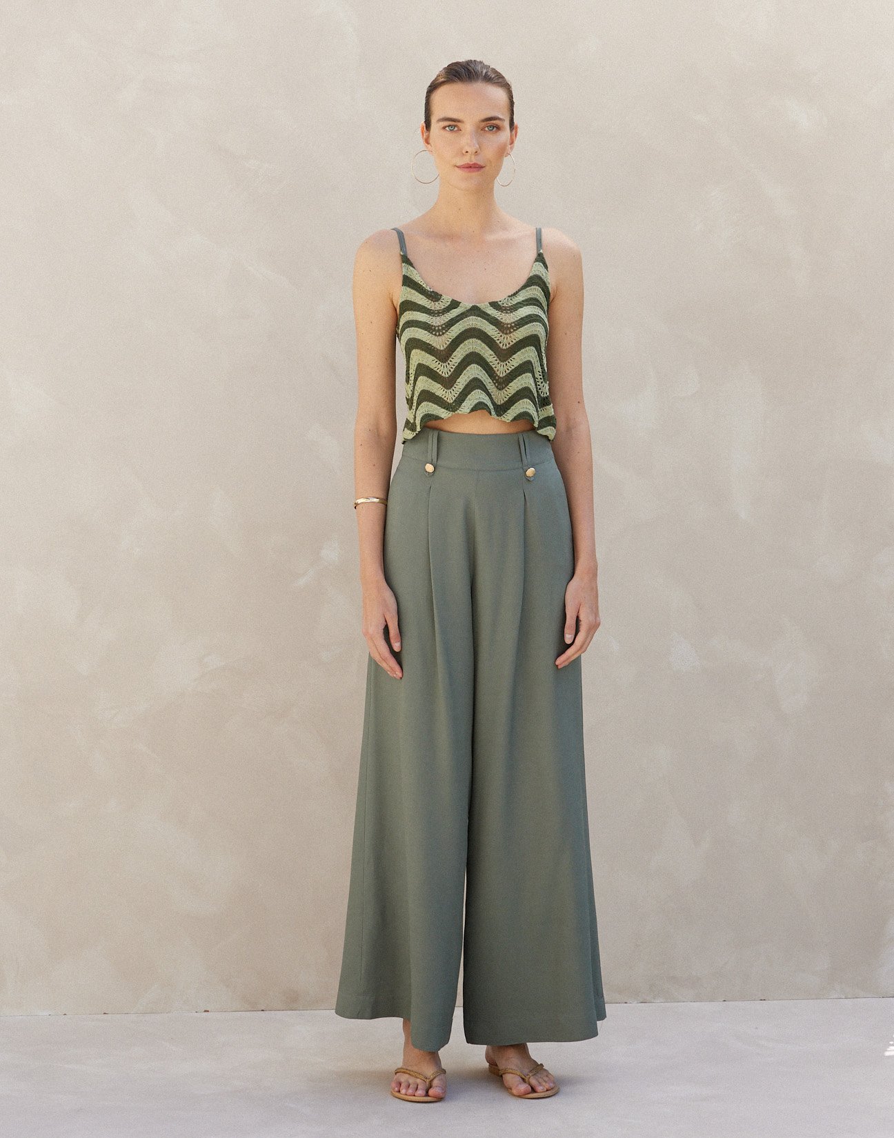 Linen trousers with buttons