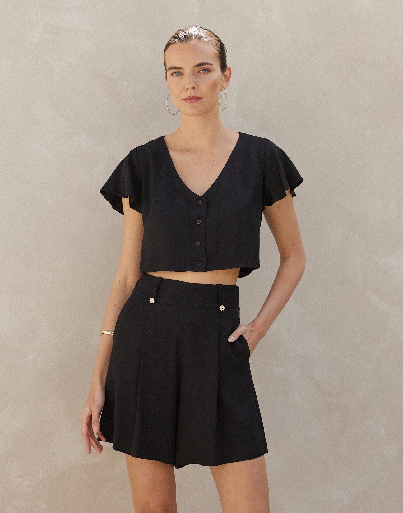 Bermouda shorts with button