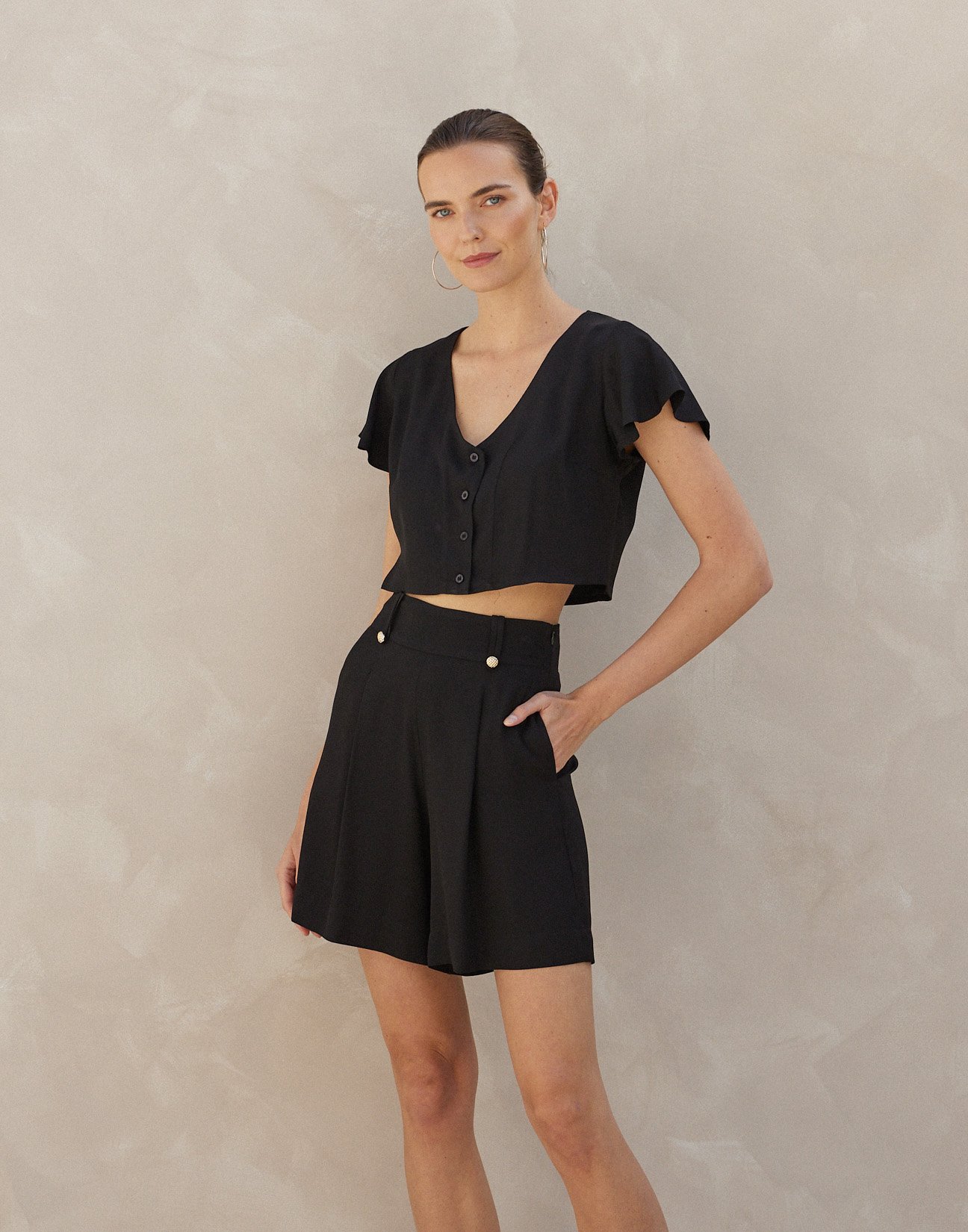 Bermouda shorts with button