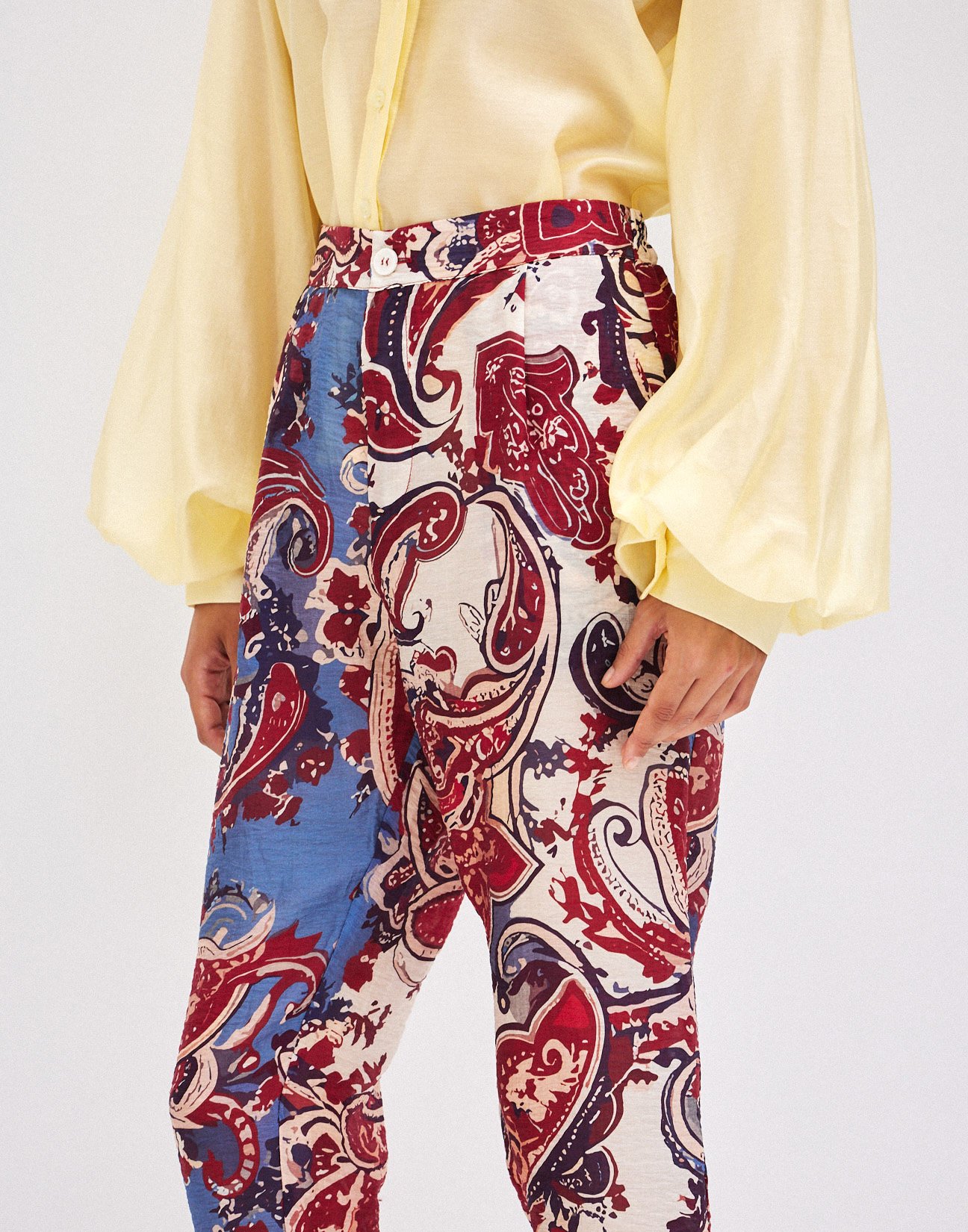 Printed trousers with elastic waist