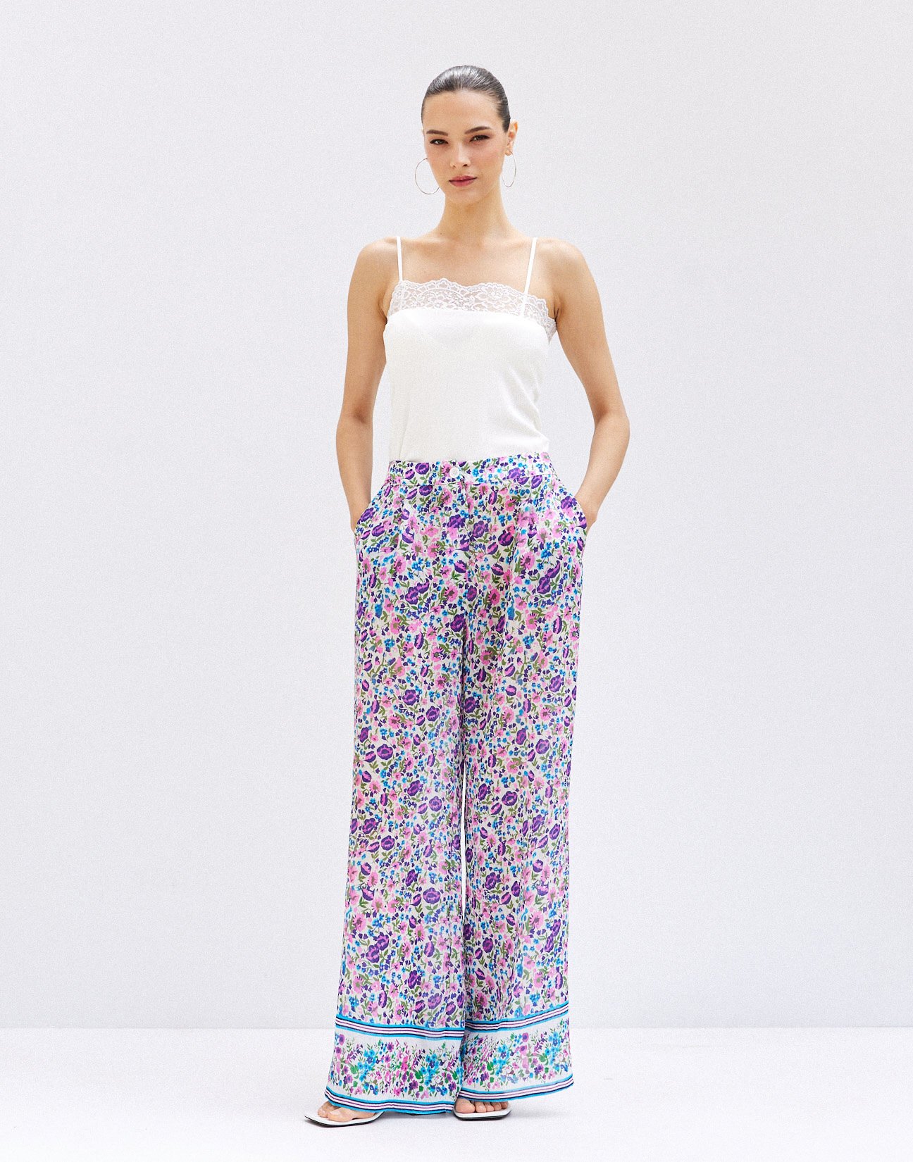Printed trousers with pleats