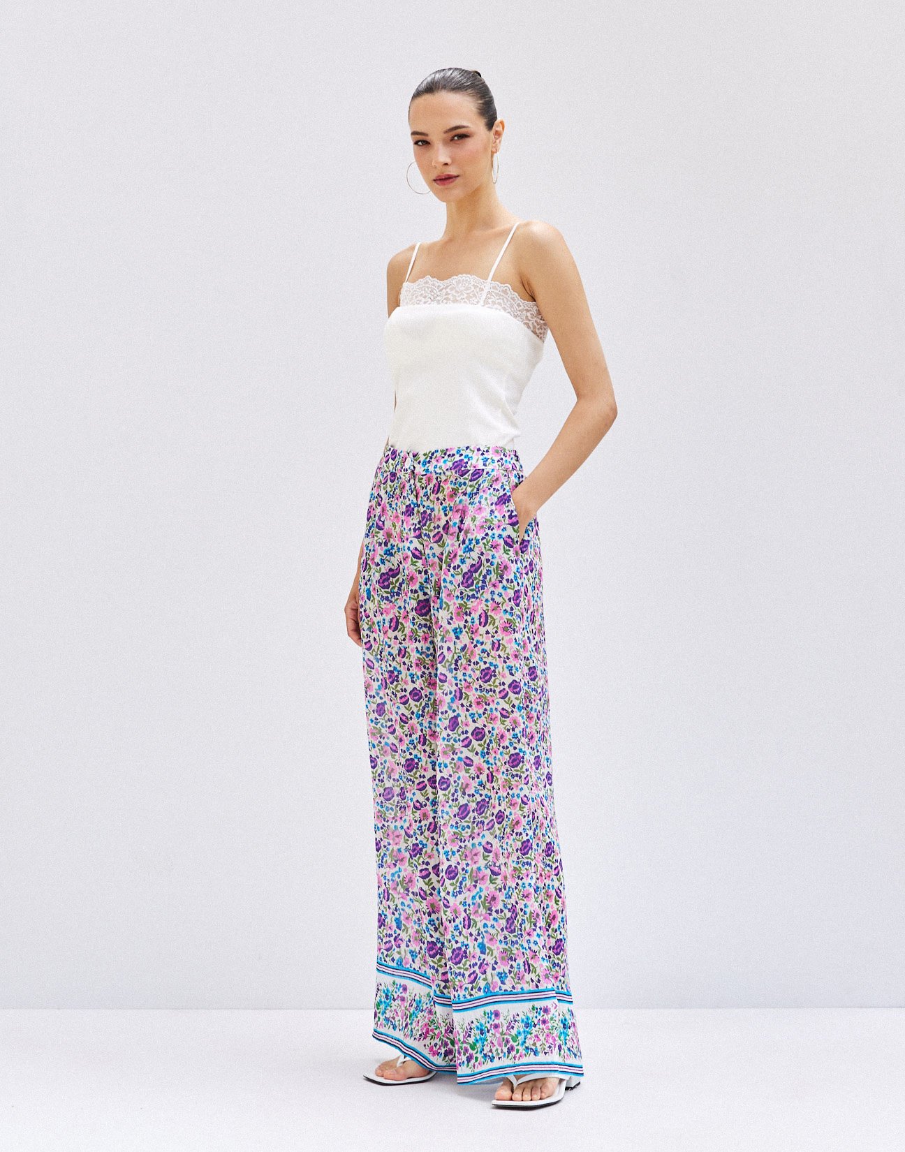 Printed trousers with pleats