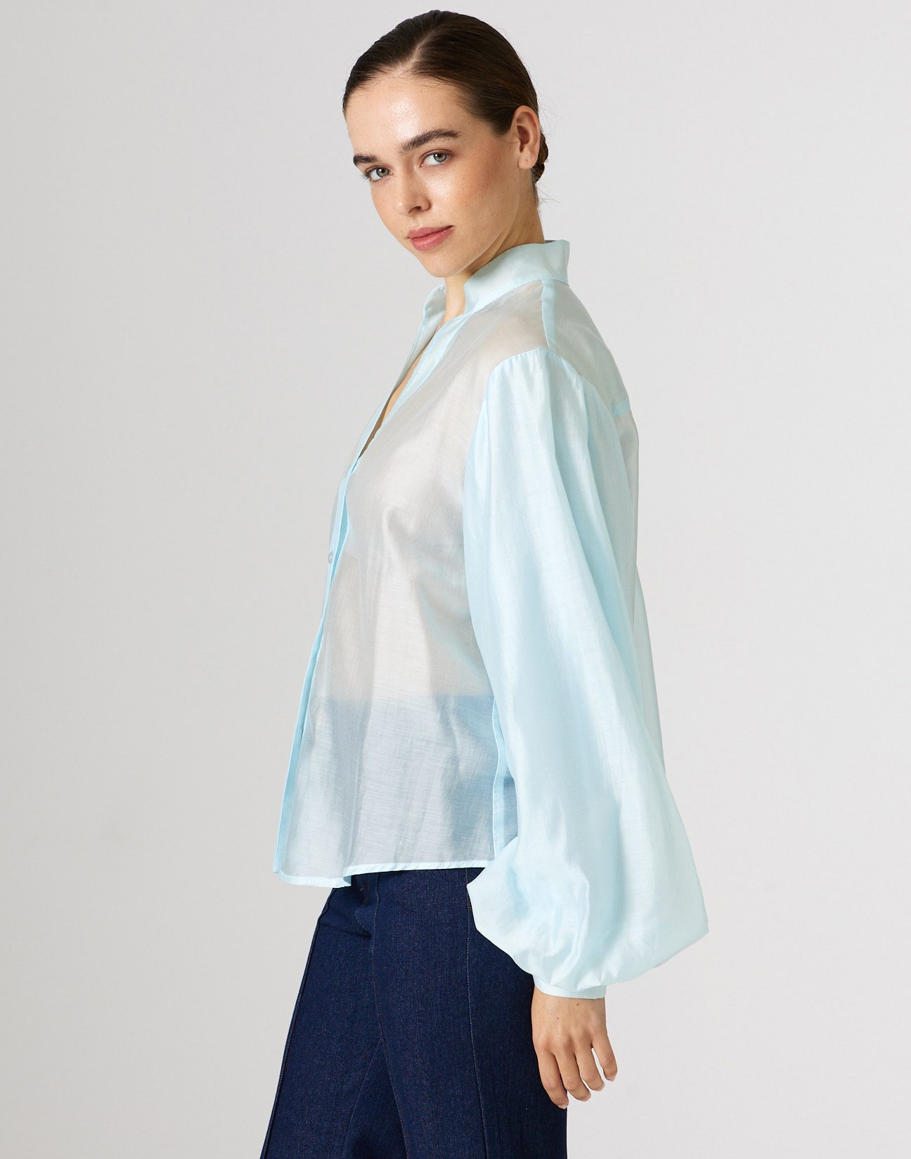 Shirt with puff sleeves