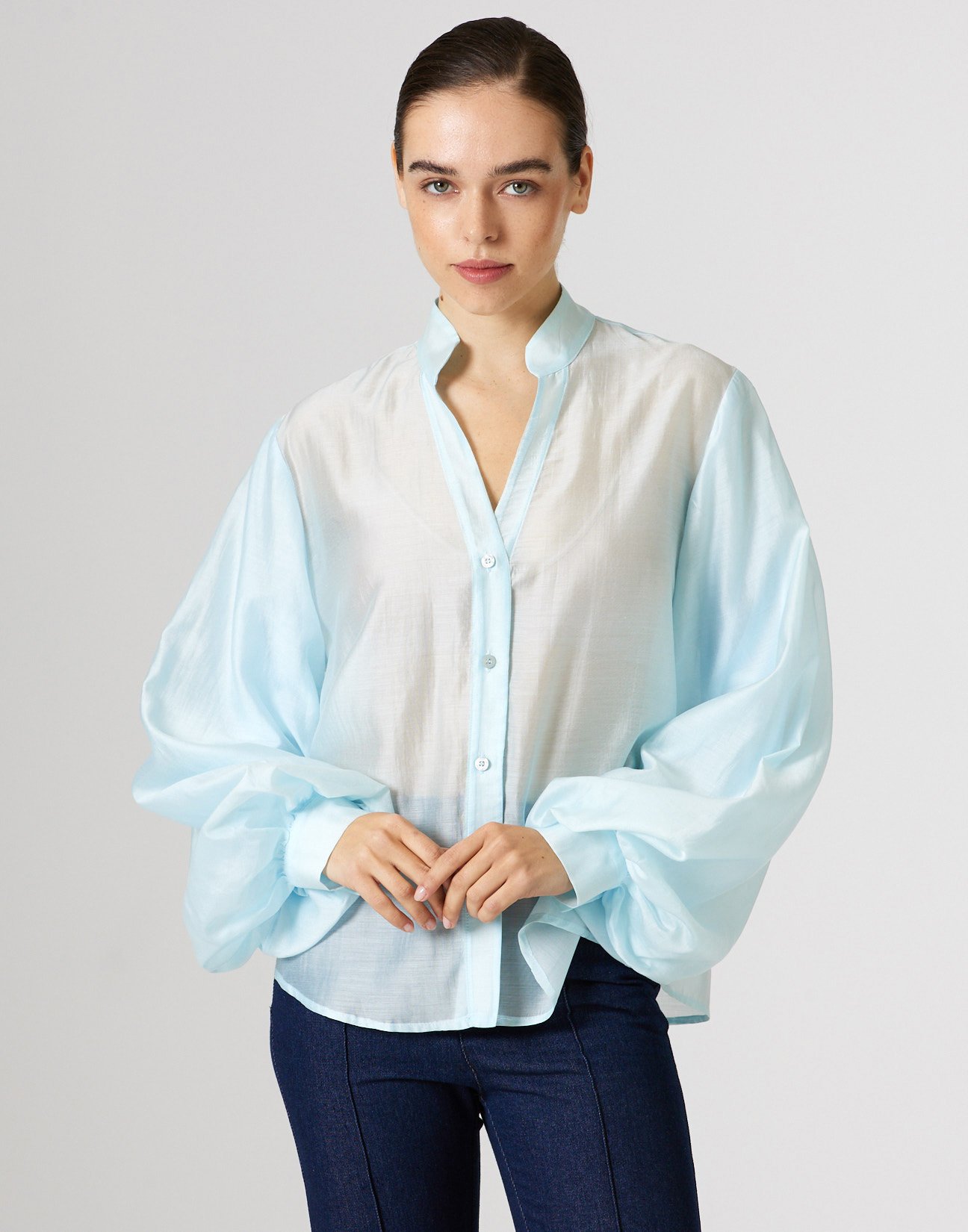 Shirt with puff sleeves