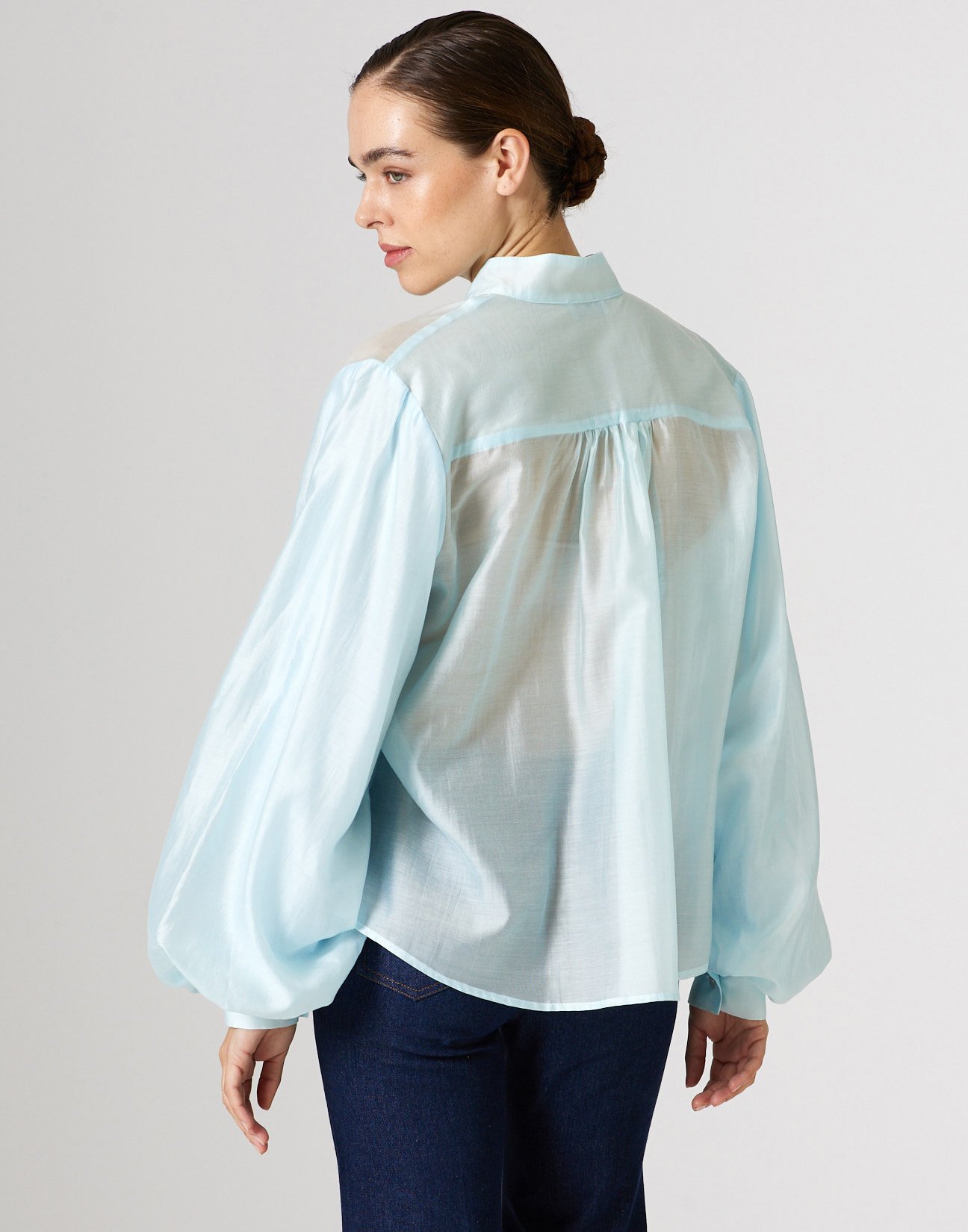 Shirt with puff sleeves