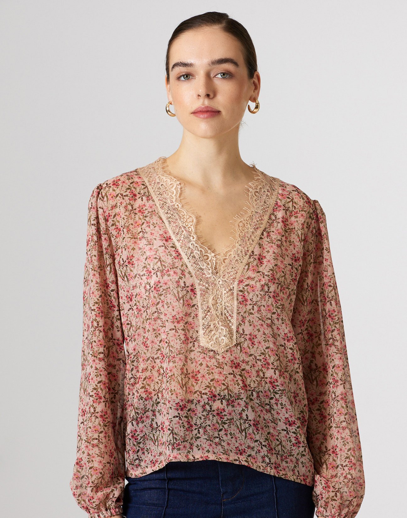 Printed blouse with lace