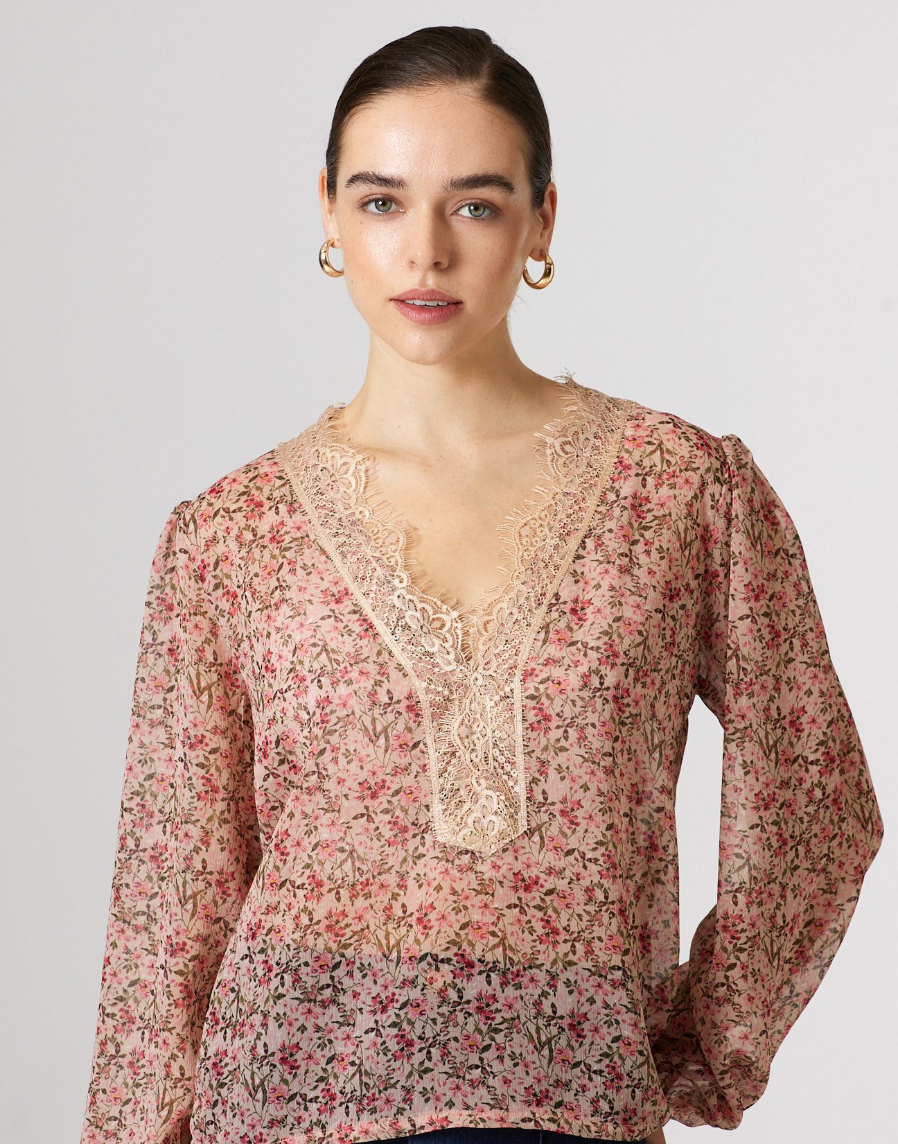 Printed blouse with lace