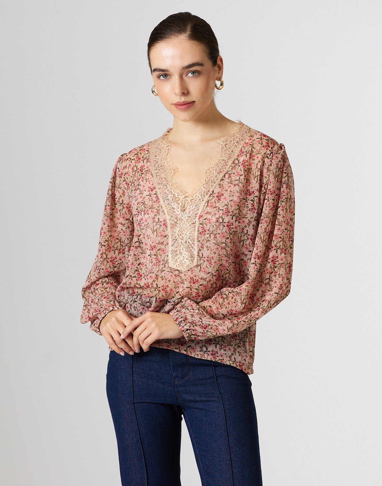 Printed blouse with lace