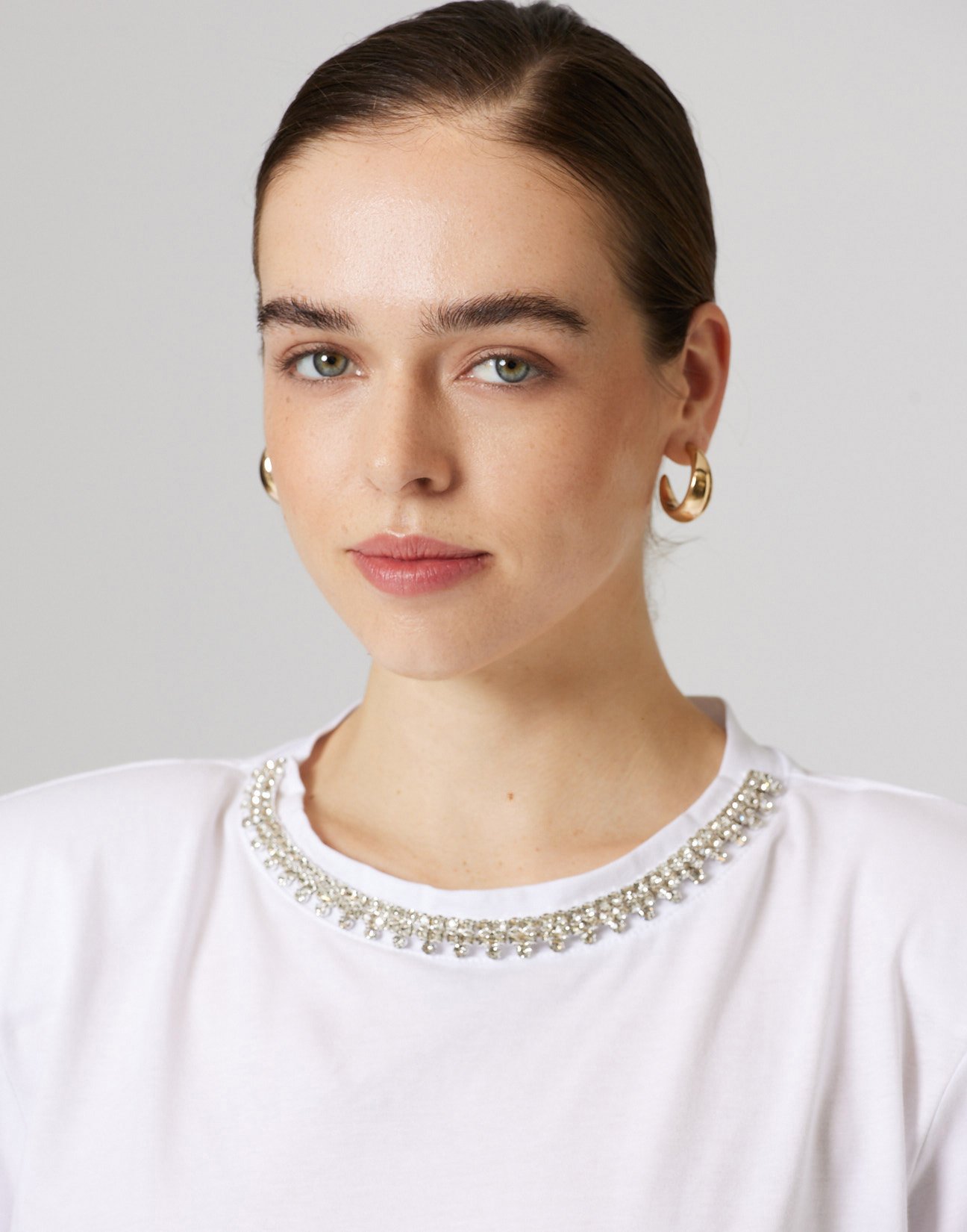 Oversized blouse with rhinestone