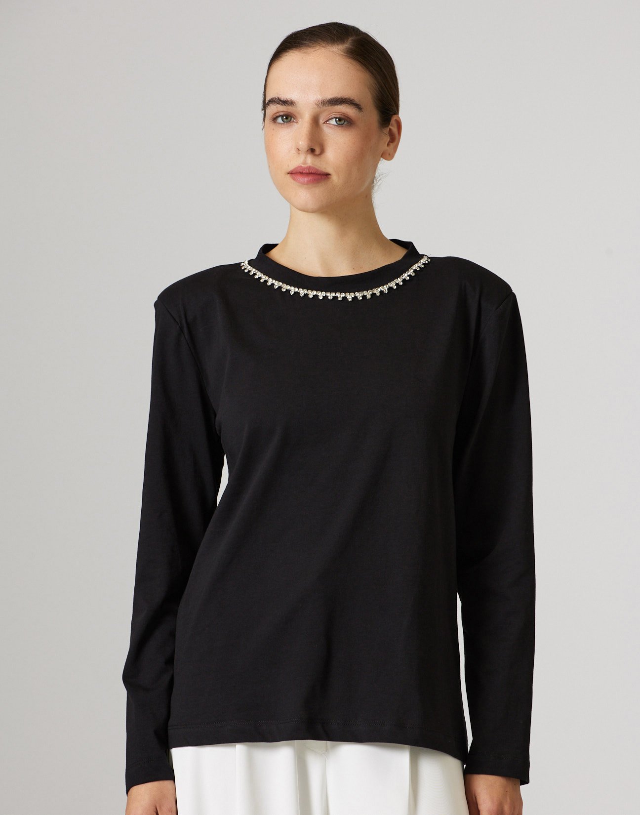 Blouse with rhinestone