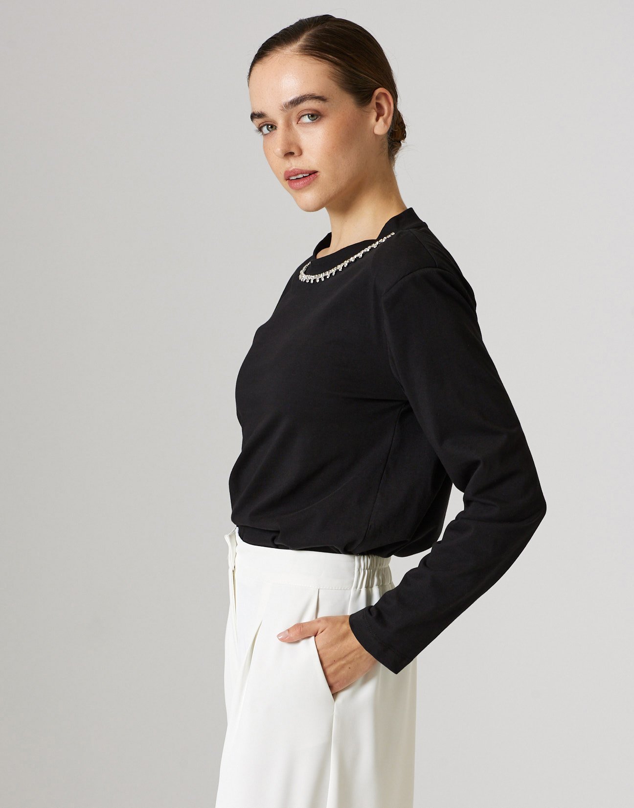 Blouse with rhinestone