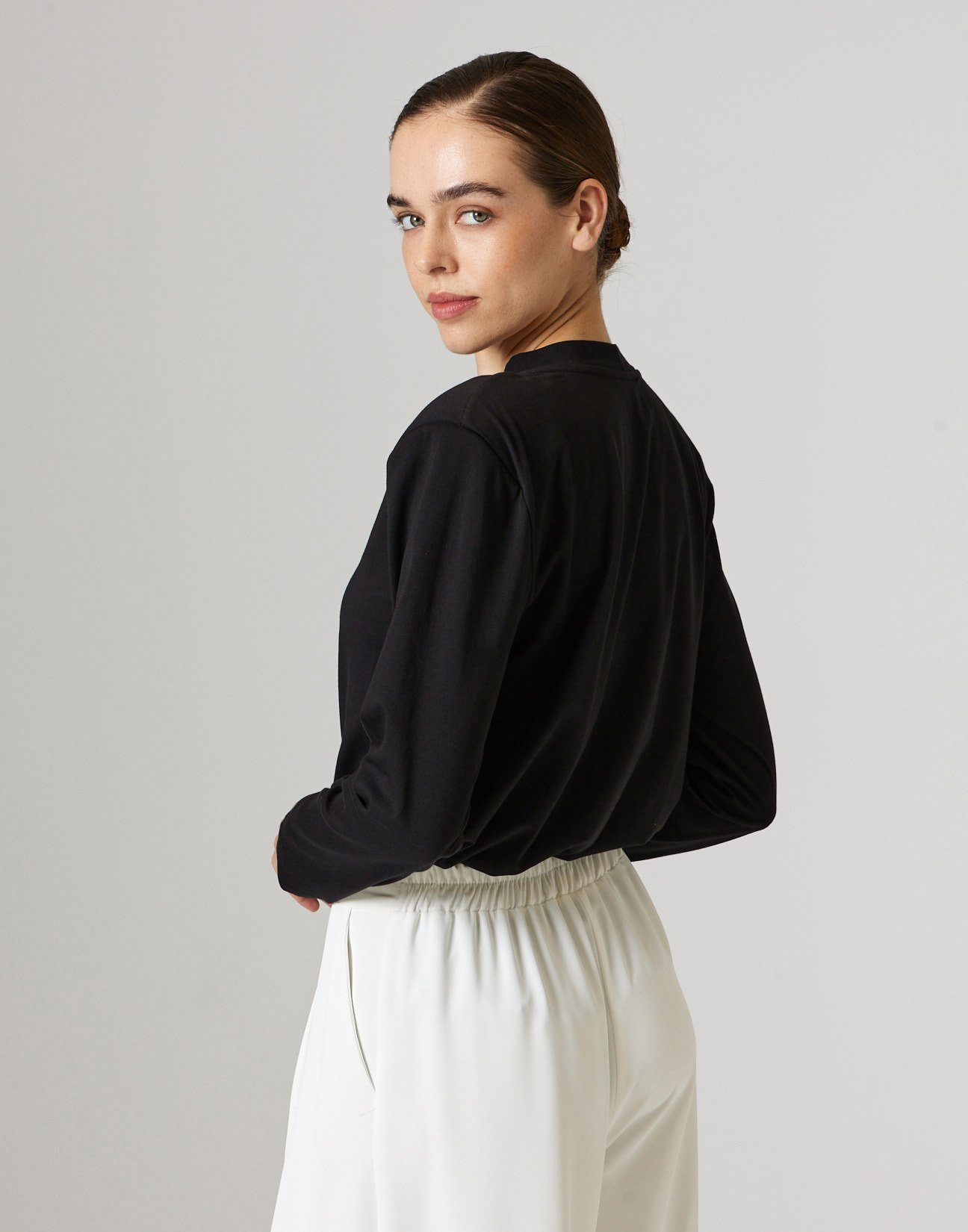 Blouse with rhinestone
