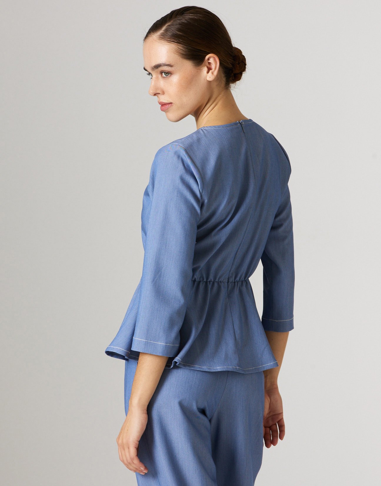 Blouse with topstitching