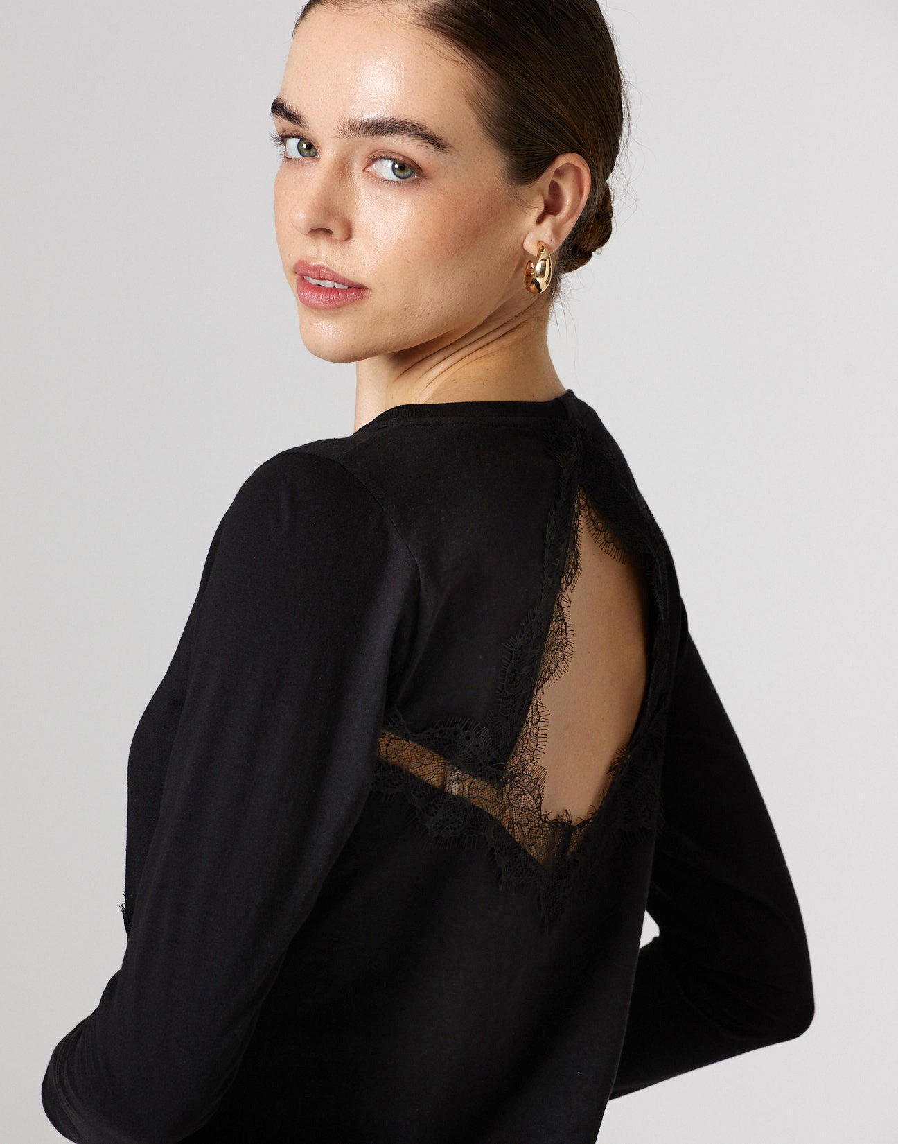 Blouse with lace